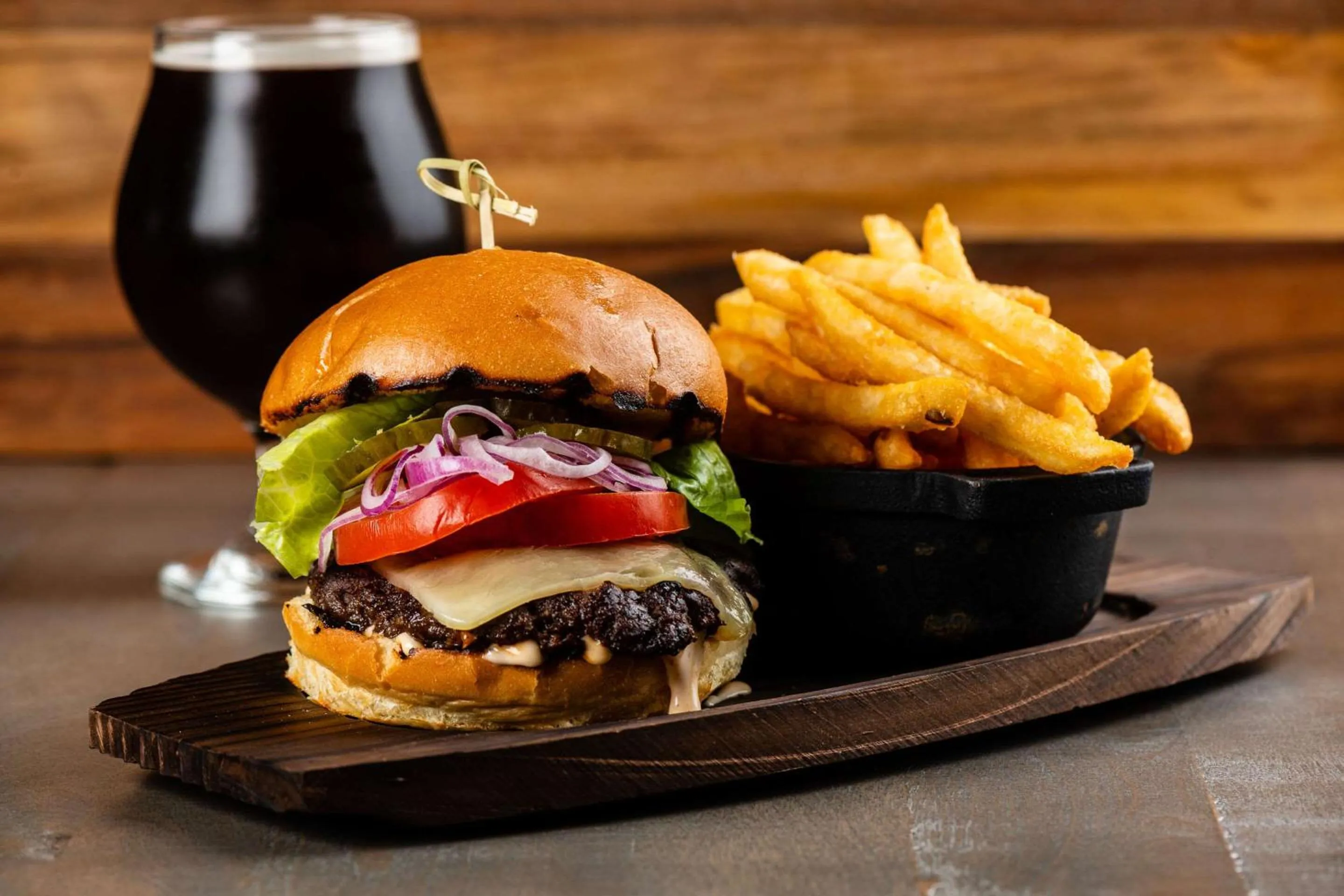 Restaurant/places to eat in Amsterdam Inn & Suites, an Ascend Collection Hotel