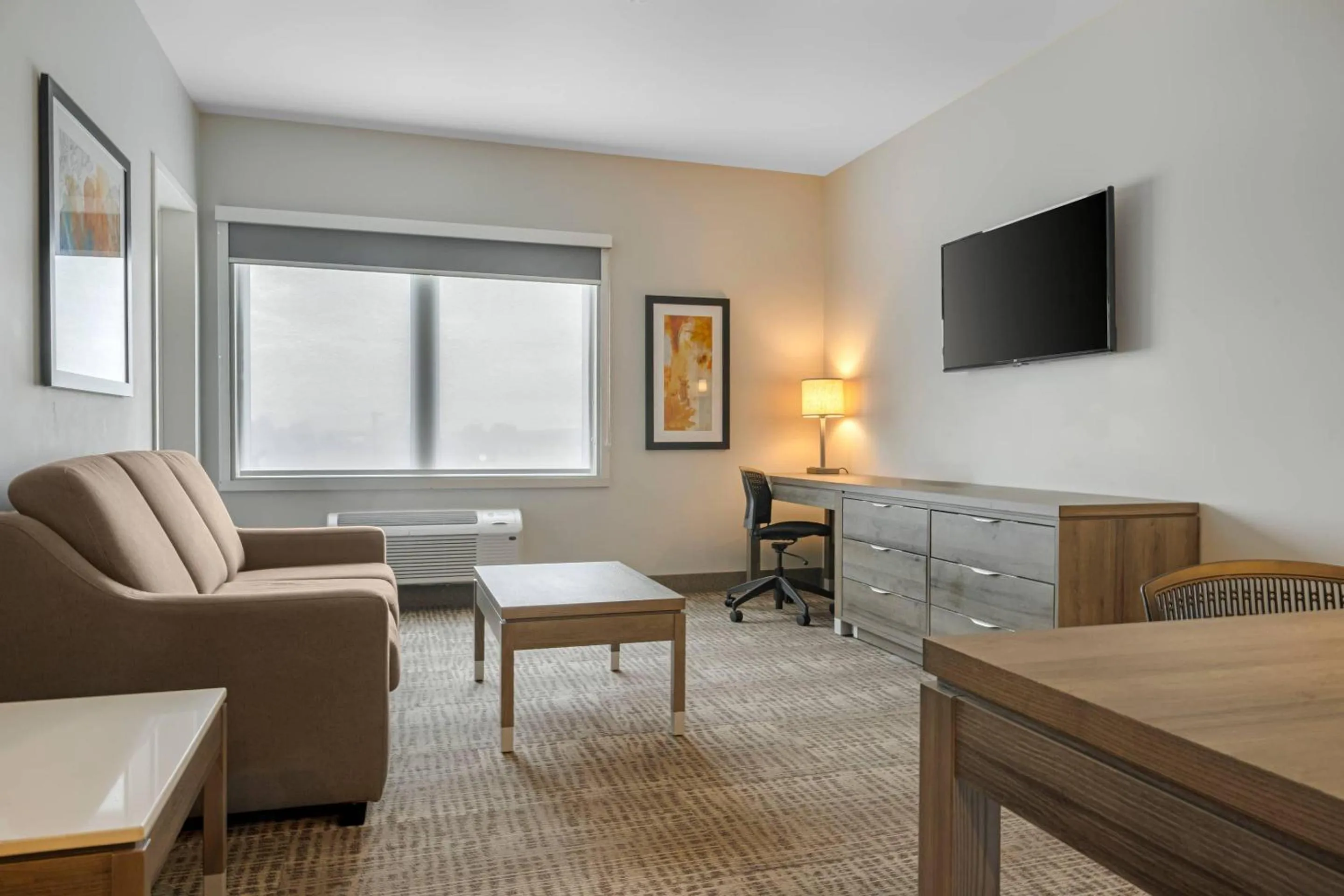 Bedroom in Amsterdam Inn & Suites, an Ascend Collection Hotel