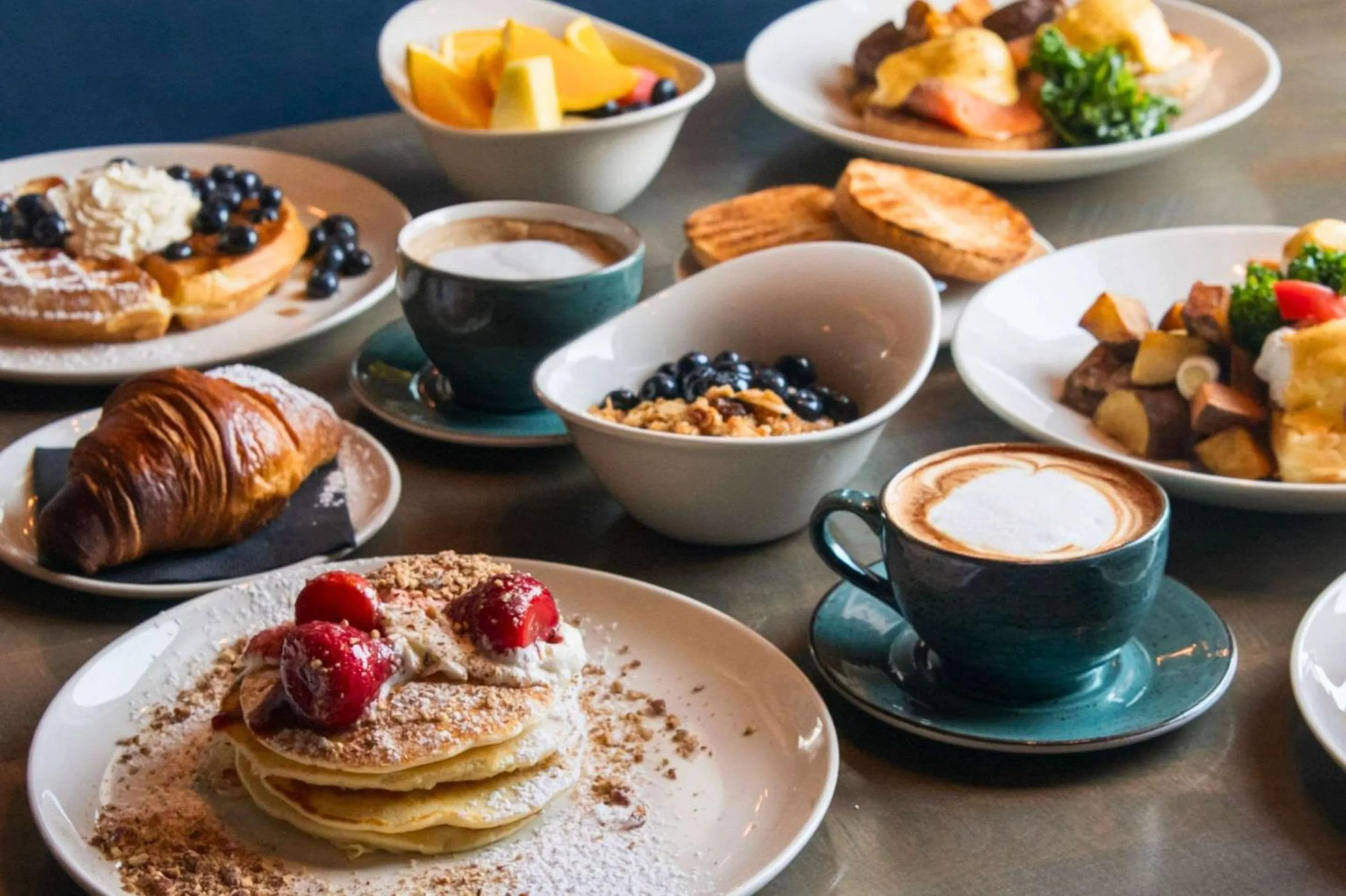 Restaurant/places to eat in Amsterdam Inn & Suites, an Ascend Collection Hotel