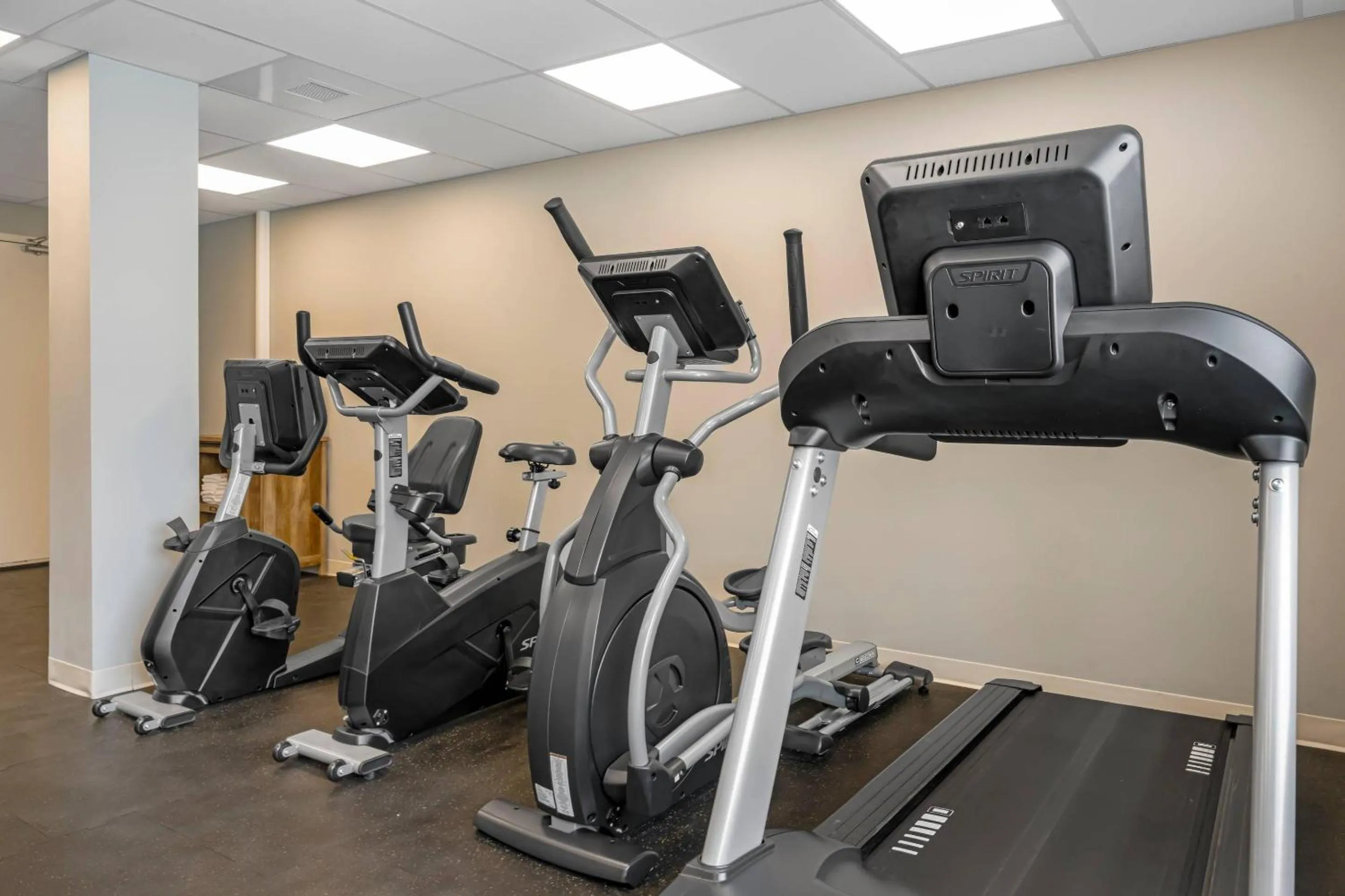 Fitness centre/facilities in Amsterdam Inn & Suites, an Ascend Collection Hotel