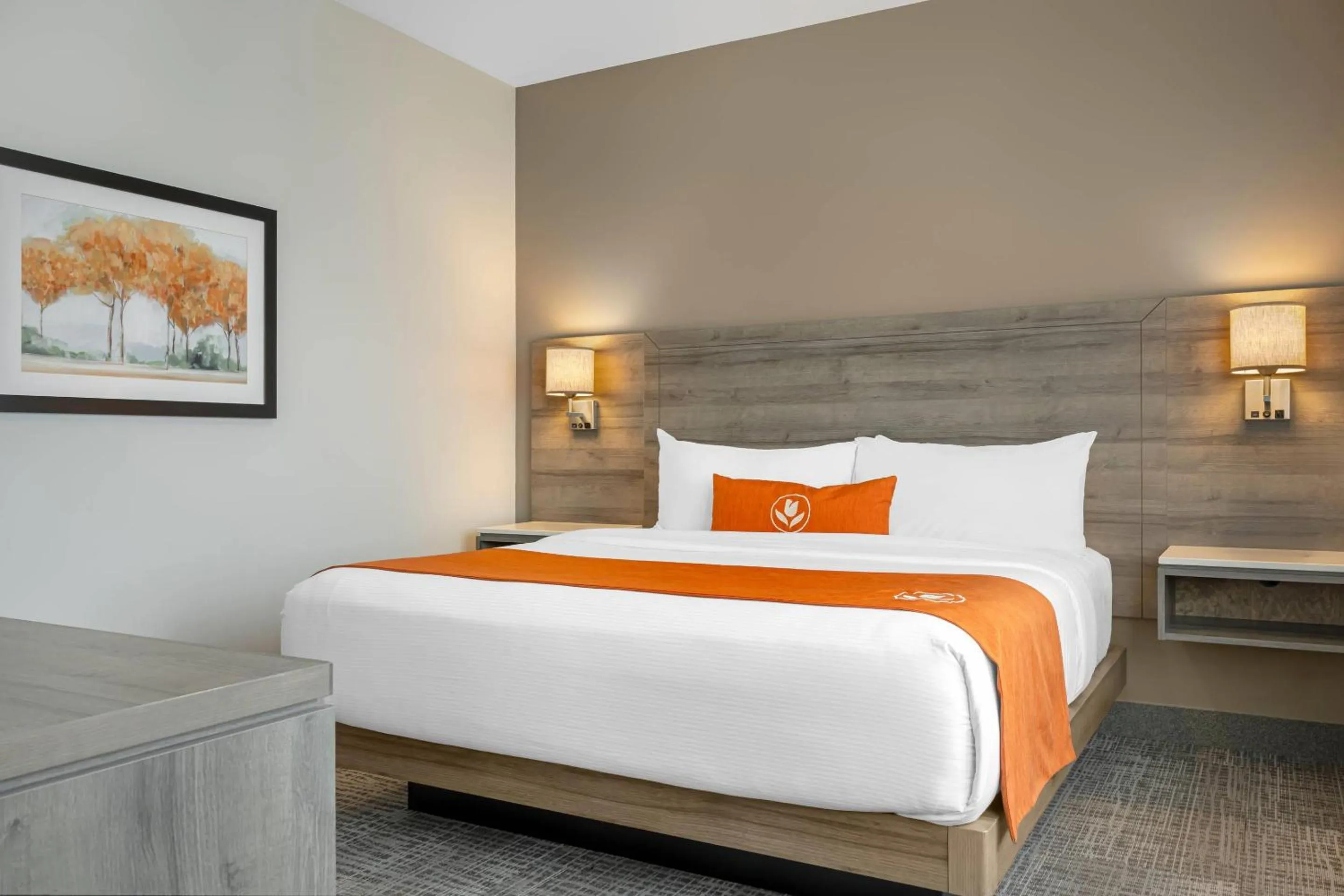 Bedroom, Bed in Amsterdam Inn & Suites, an Ascend Collection Hotel