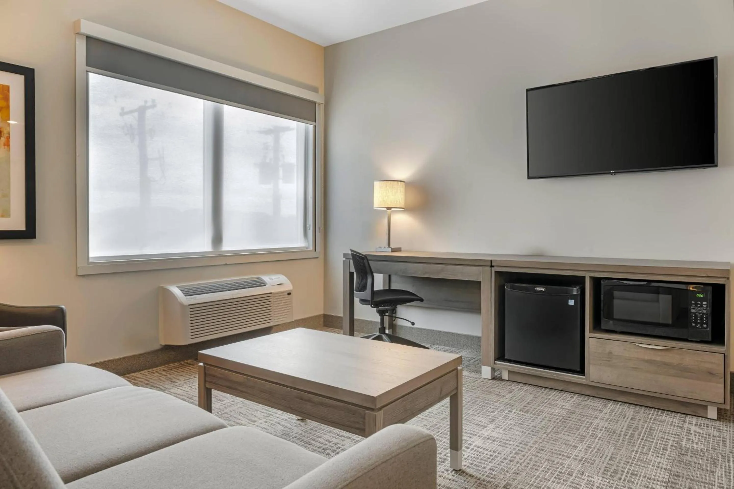 Bedroom in Amsterdam Inn & Suites, an Ascend Collection Hotel