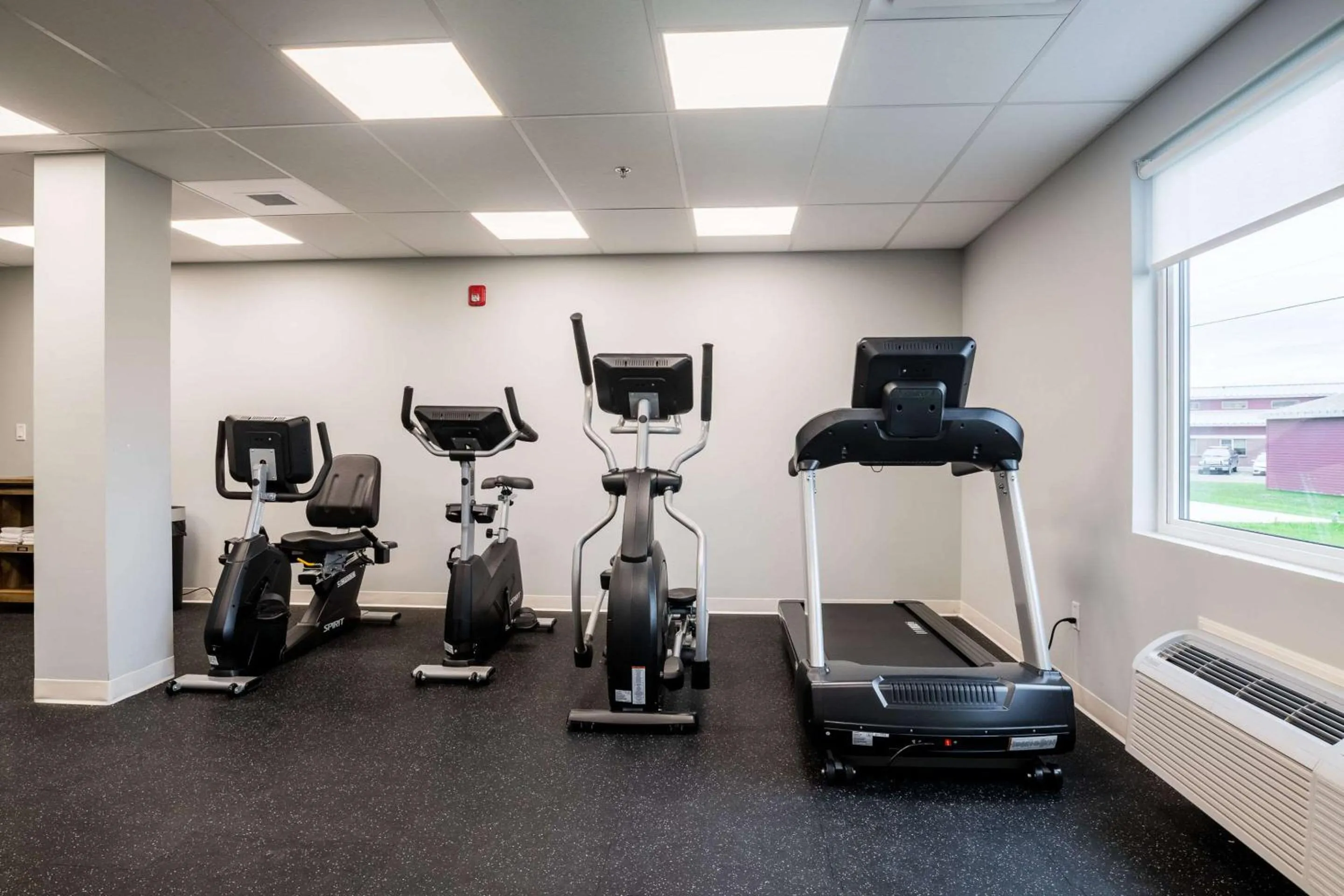 Fitness centre/facilities in Amsterdam Inn & Suites, an Ascend Collection Hotel