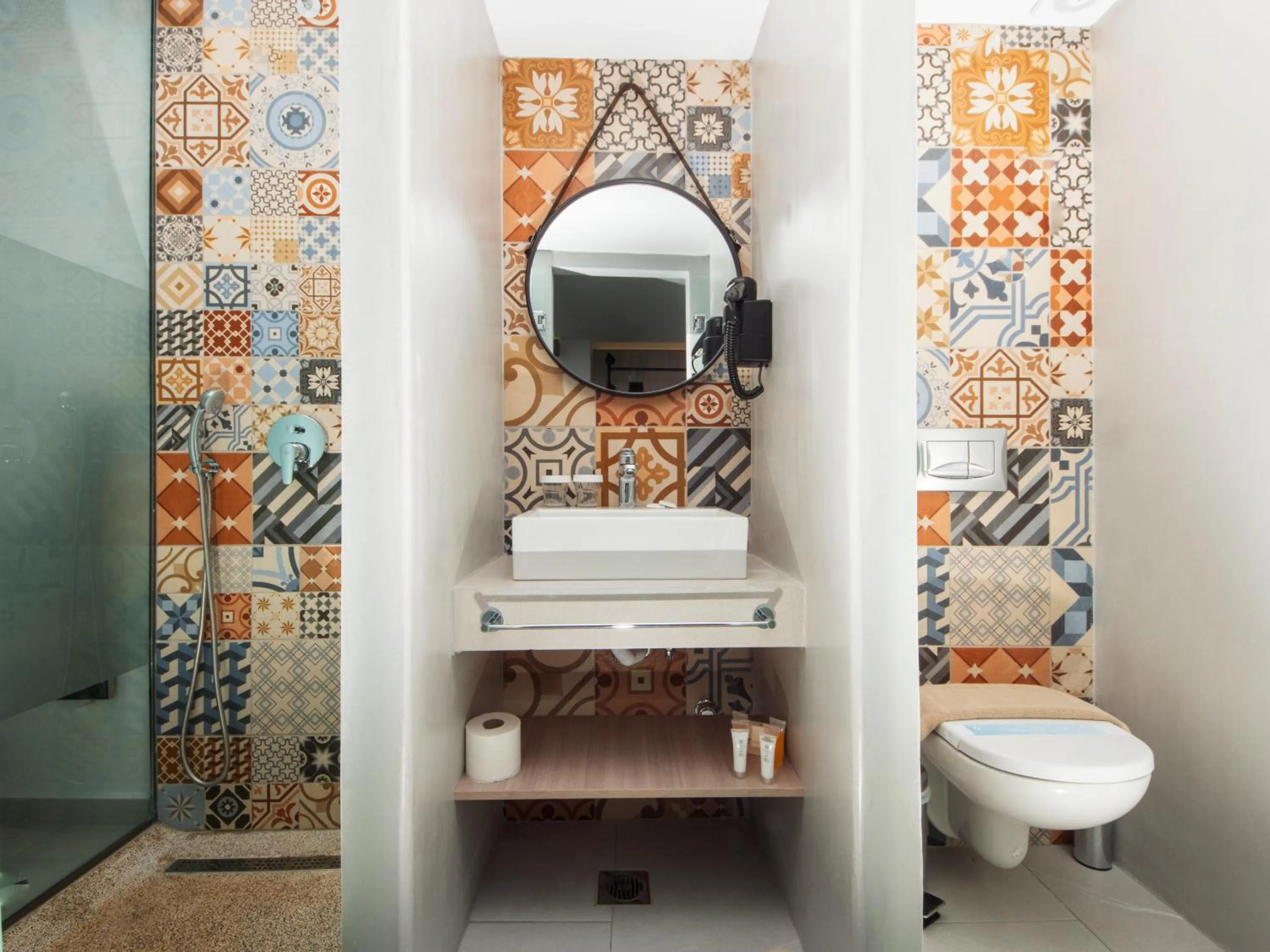 Toilet in Lymberia Hotel