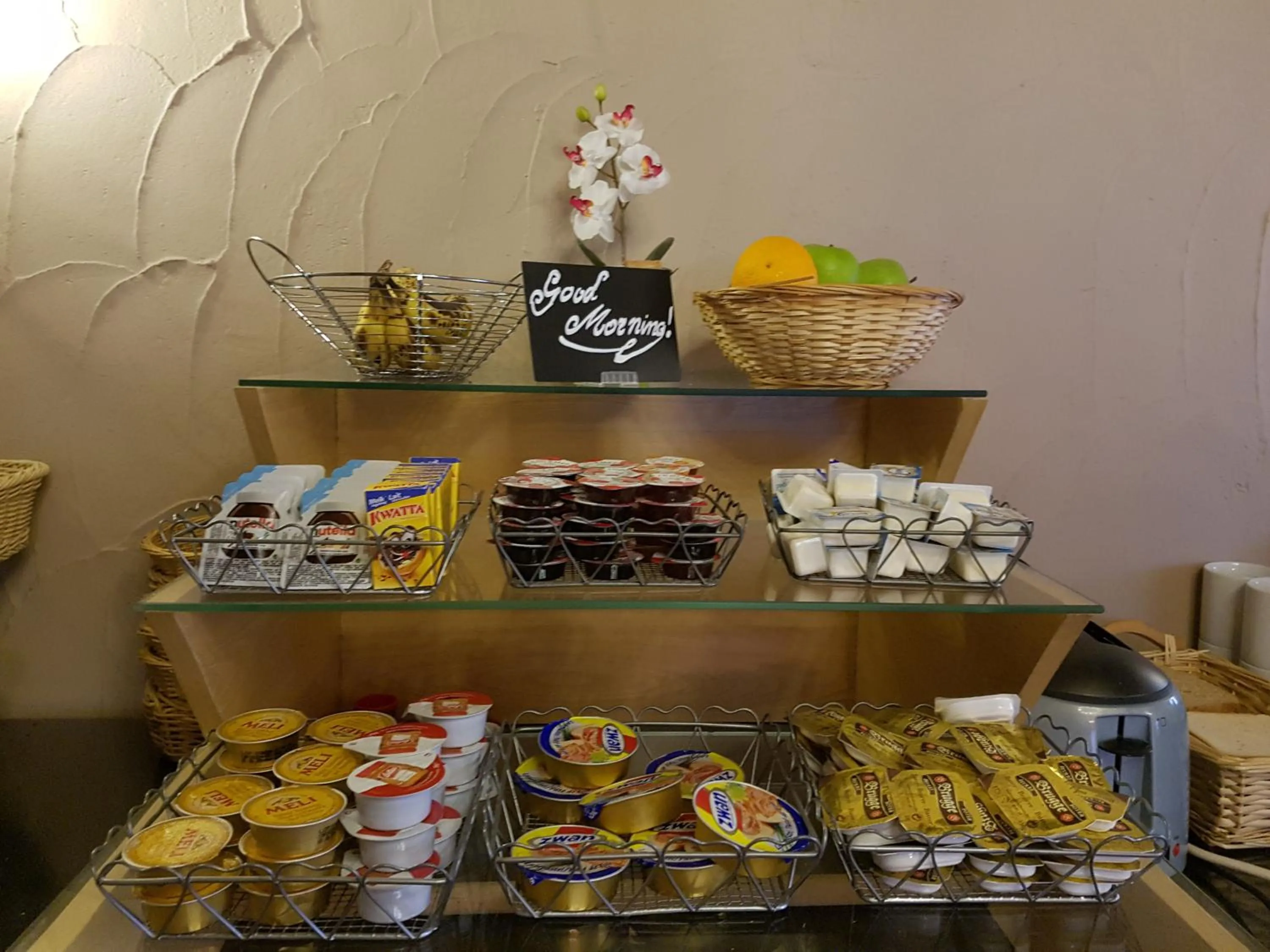 Buffet breakfast in Hostellerie Daiseldaele