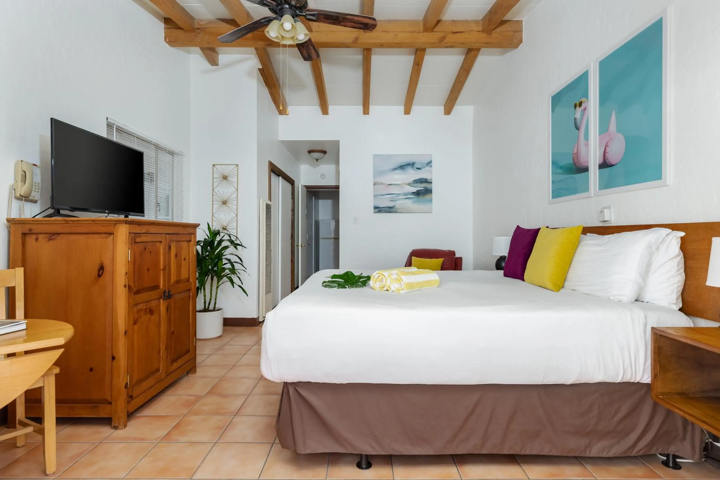 Bed in Float Palm Springs - Adults Only