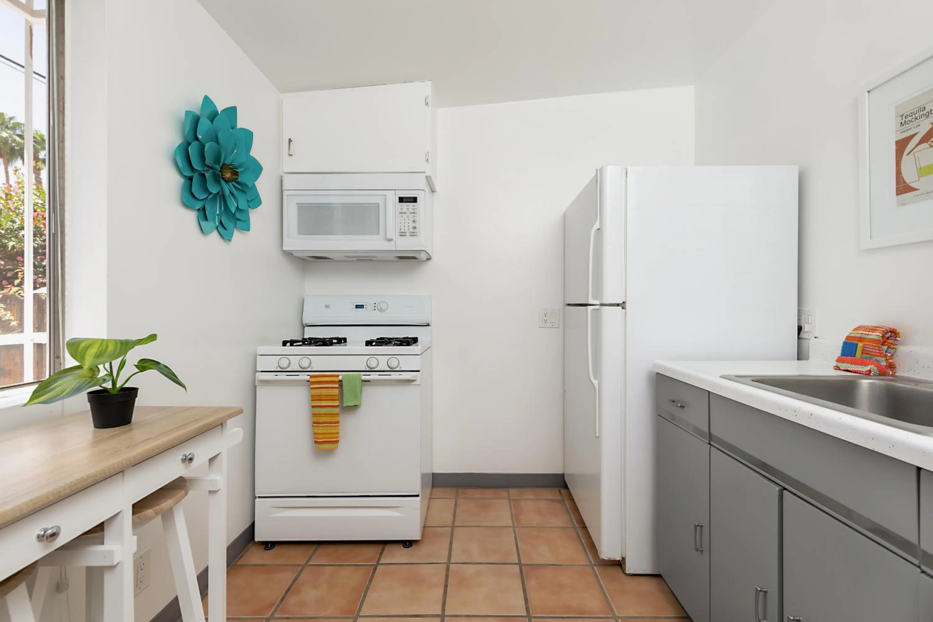 Kitchen or kitchenette in Float Palm Springs - Adults Only