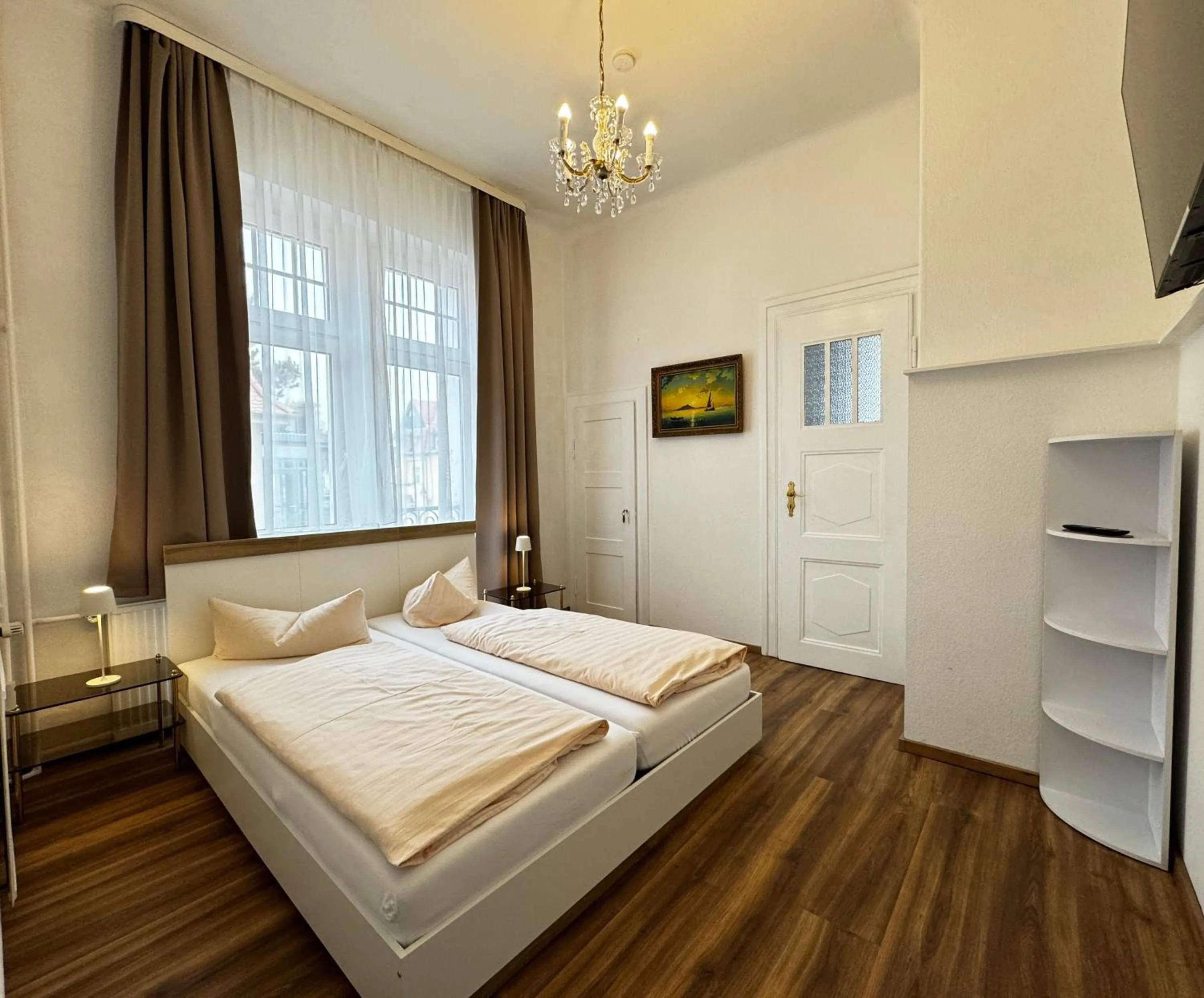 Bed in Hotel Zu den Linden