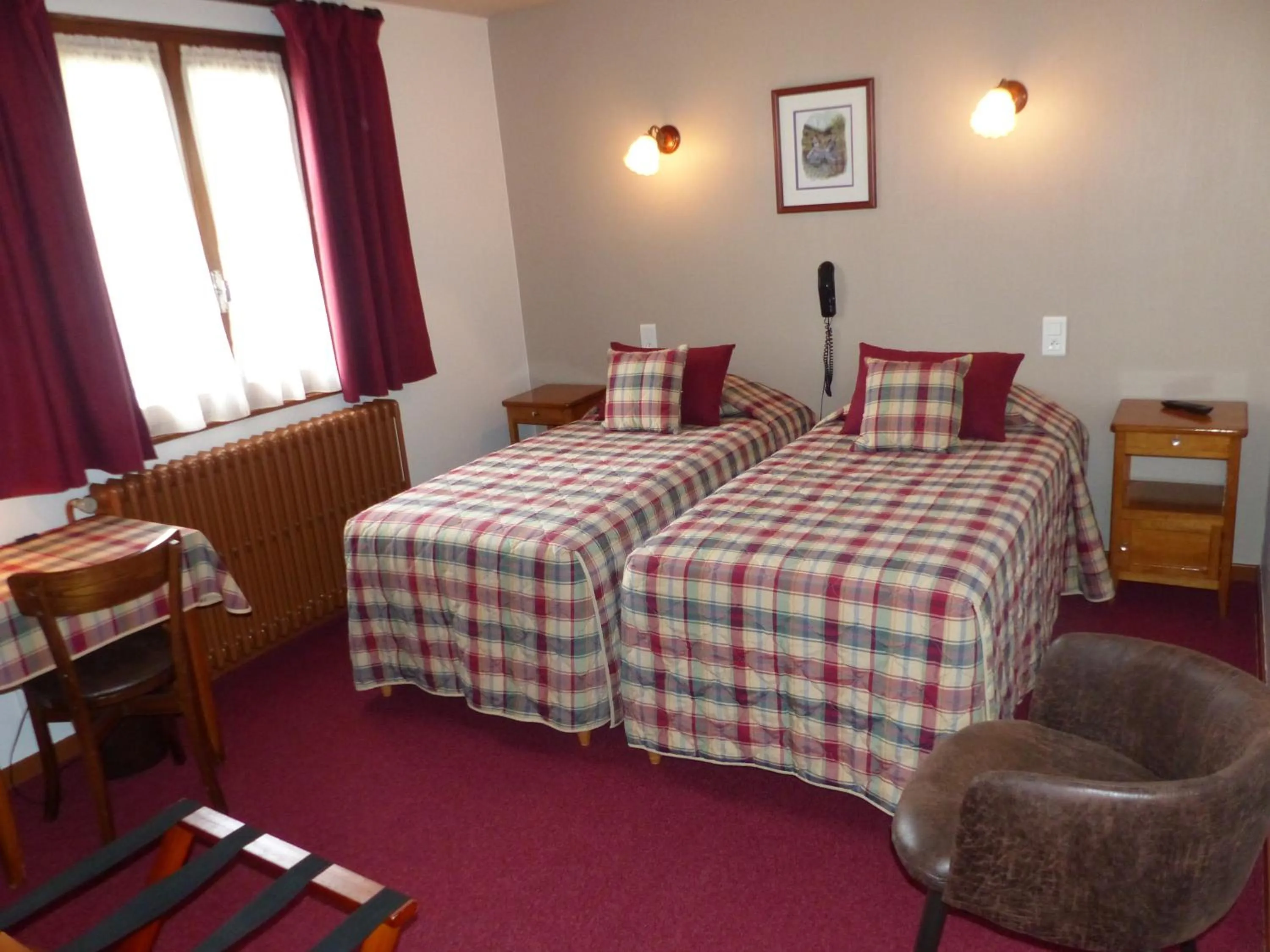 Photo of the whole room, Bed in Hôtel Bellachat