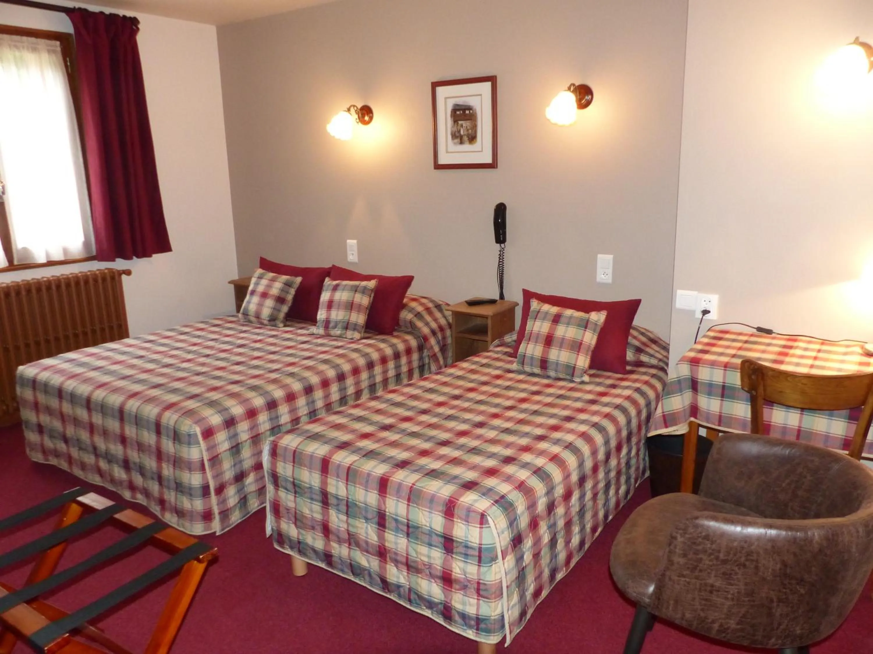 Photo of the whole room, Bed in Hôtel Bellachat