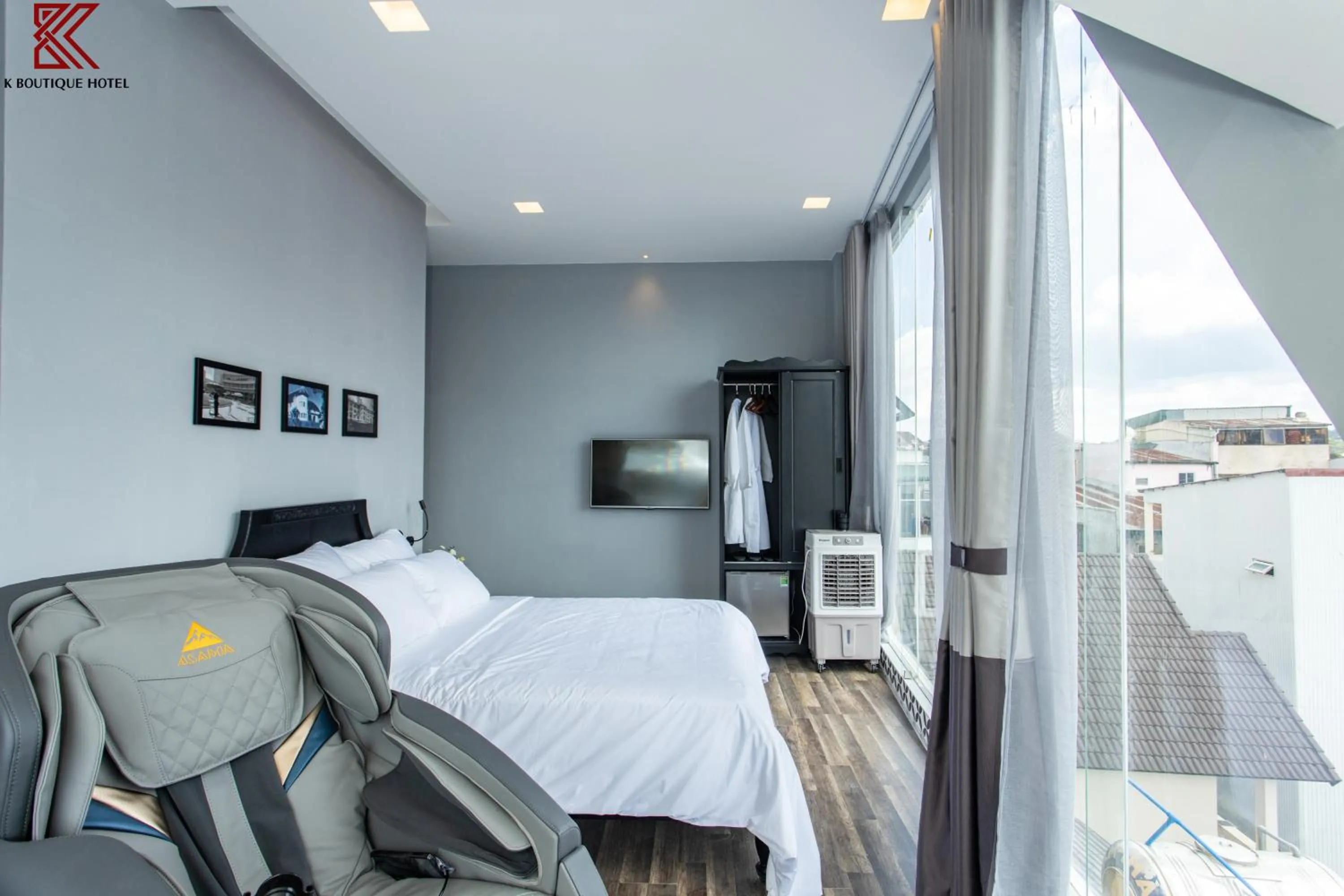 Bed in TTR Skypool View Hotel