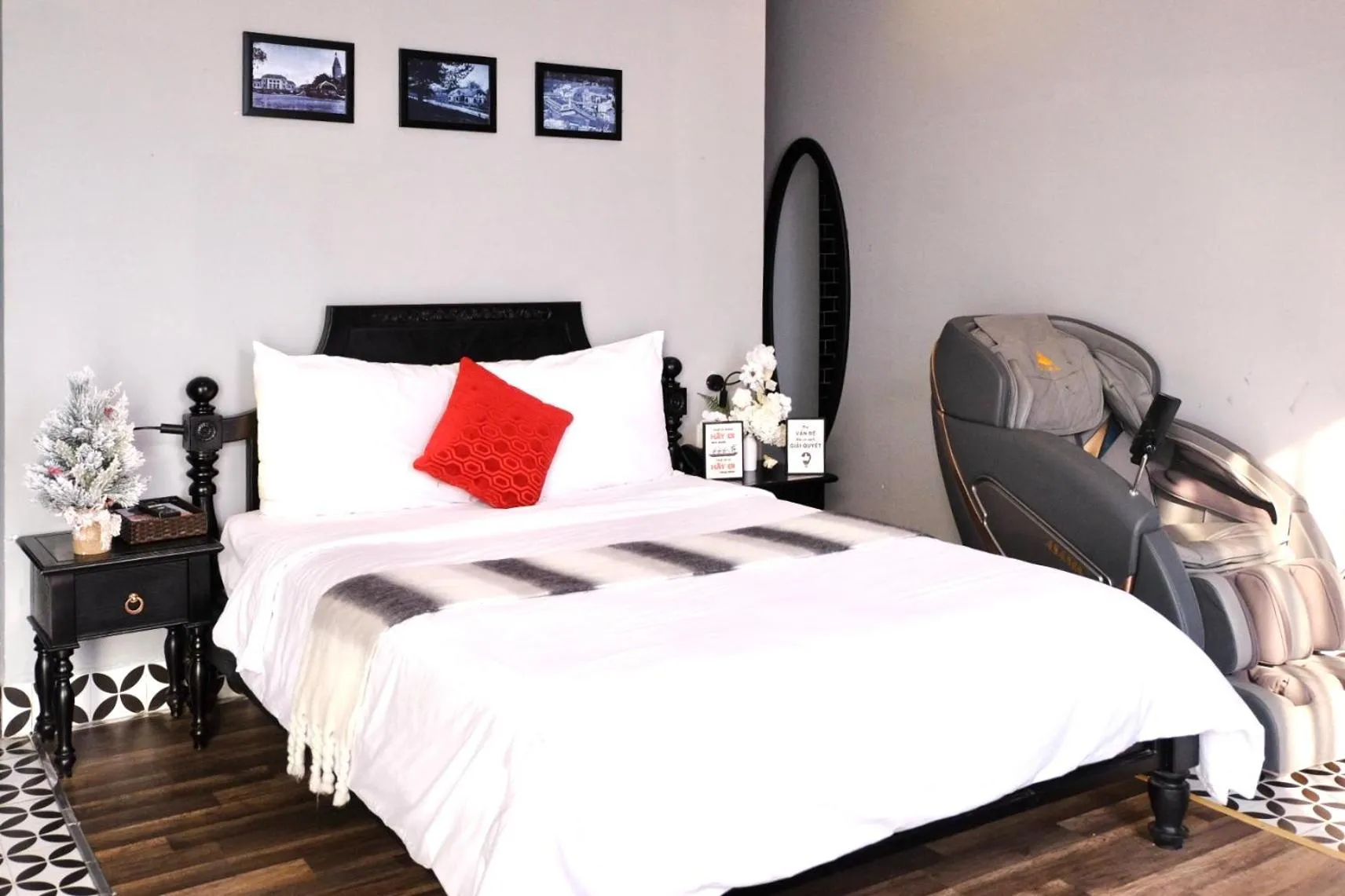 Bed in TTR Skypool View Hotel