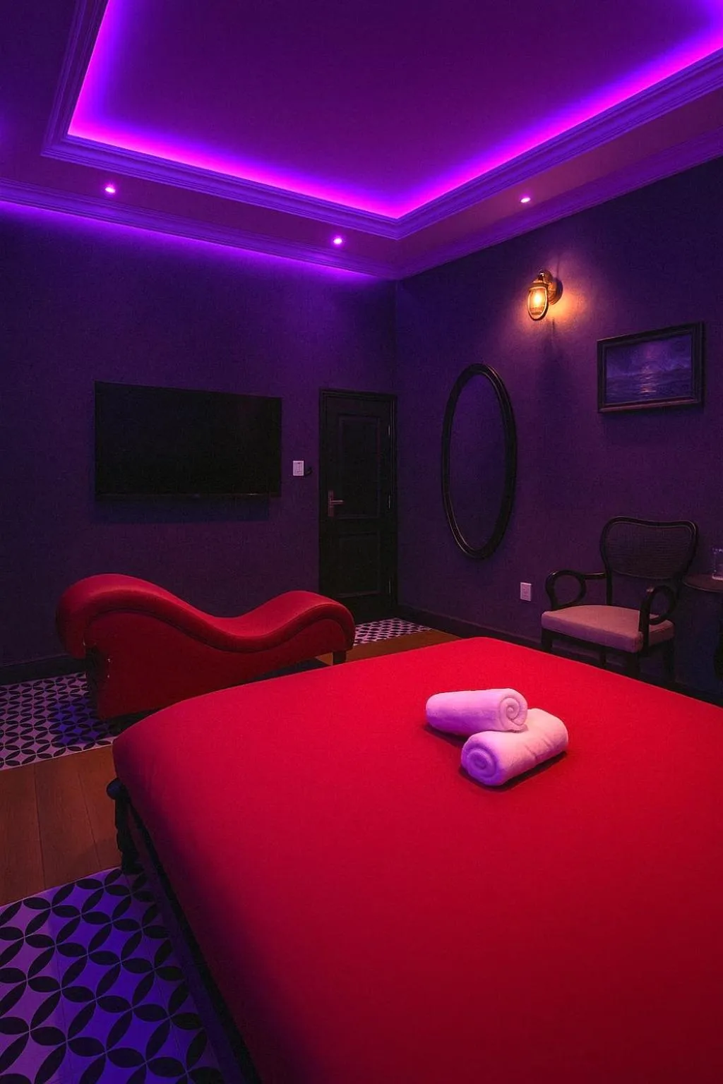 Bed in TTR Skypool View Hotel