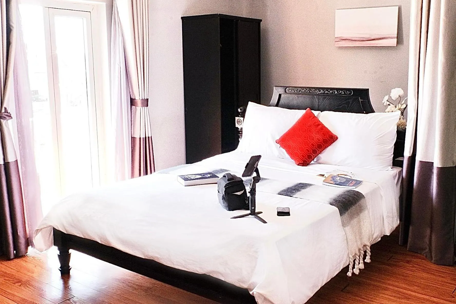 Bed in TTR Skypool View Hotel