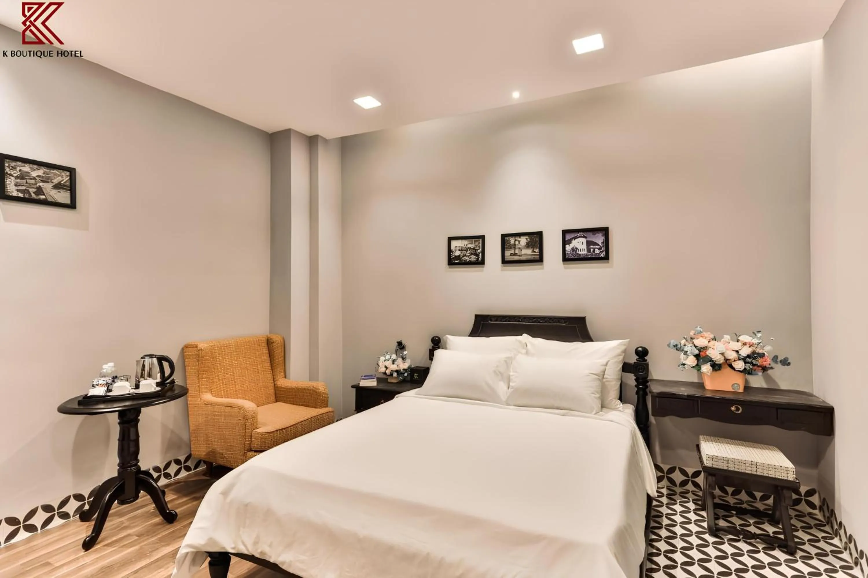 Bed in TTR Skypool View Hotel