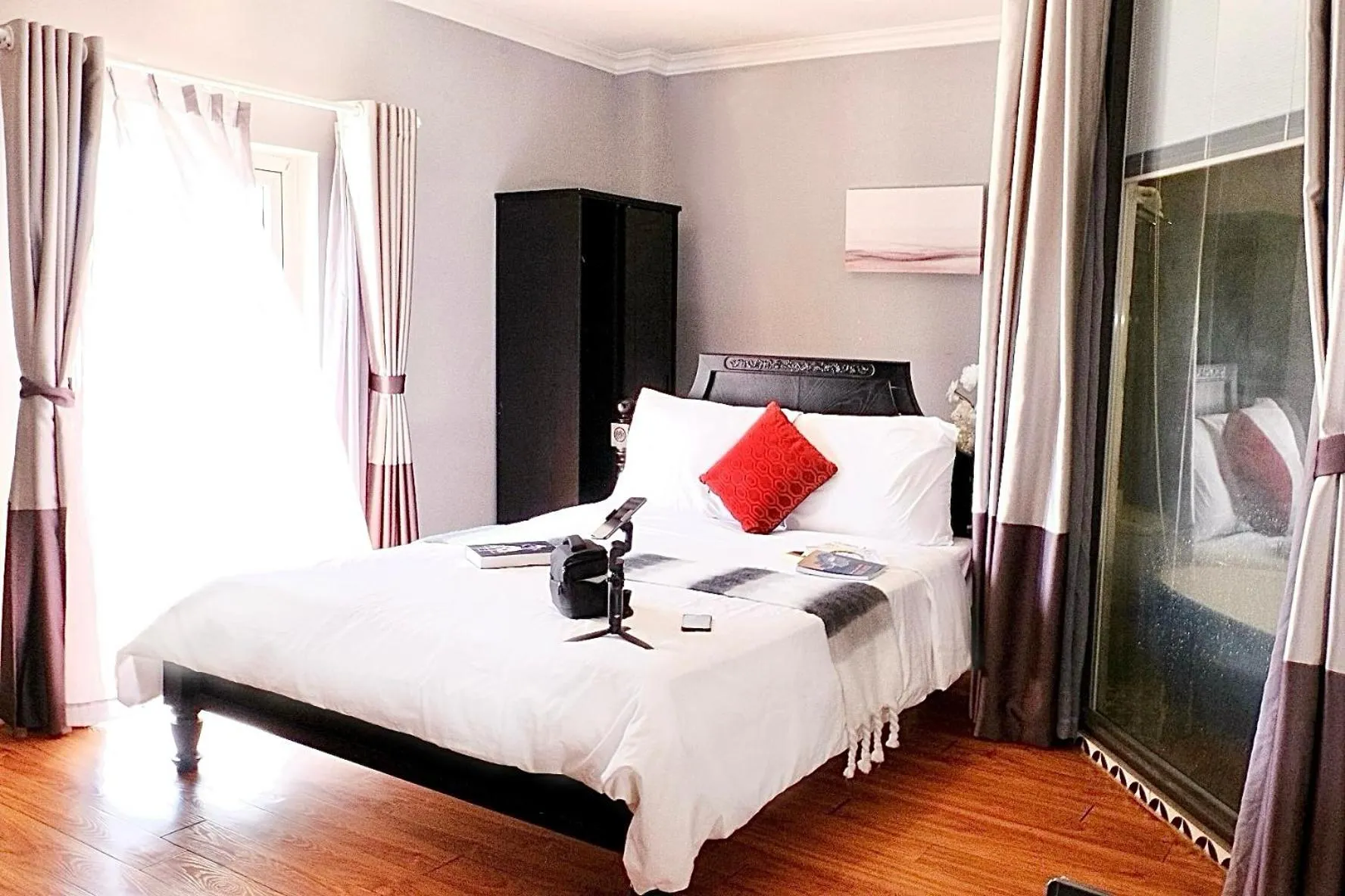 Bed in TTR Skypool View Hotel