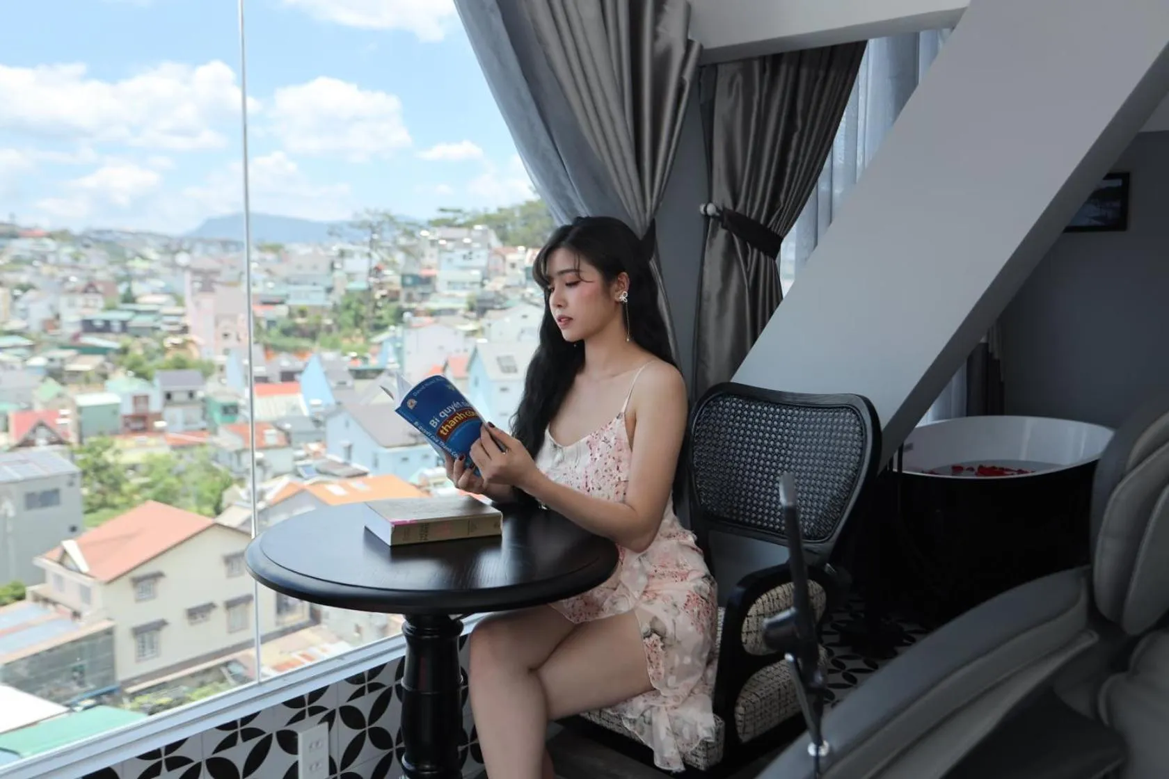 TTR Skypool View Hotel