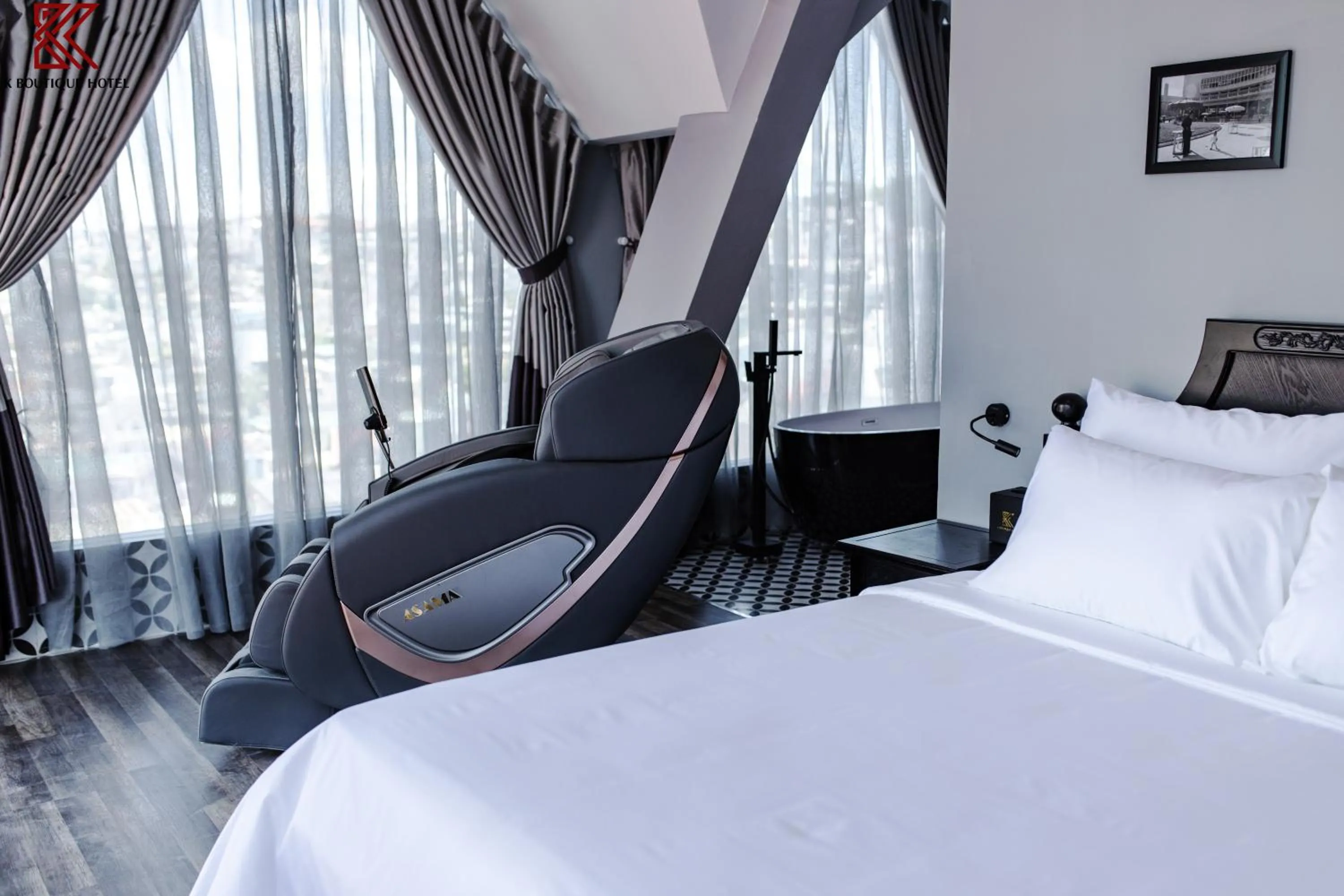 Photo of the whole room, Bed in TTR Skypool View Hotel