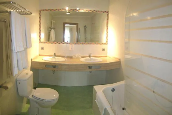 Bathroom in Hostal Del Carmen