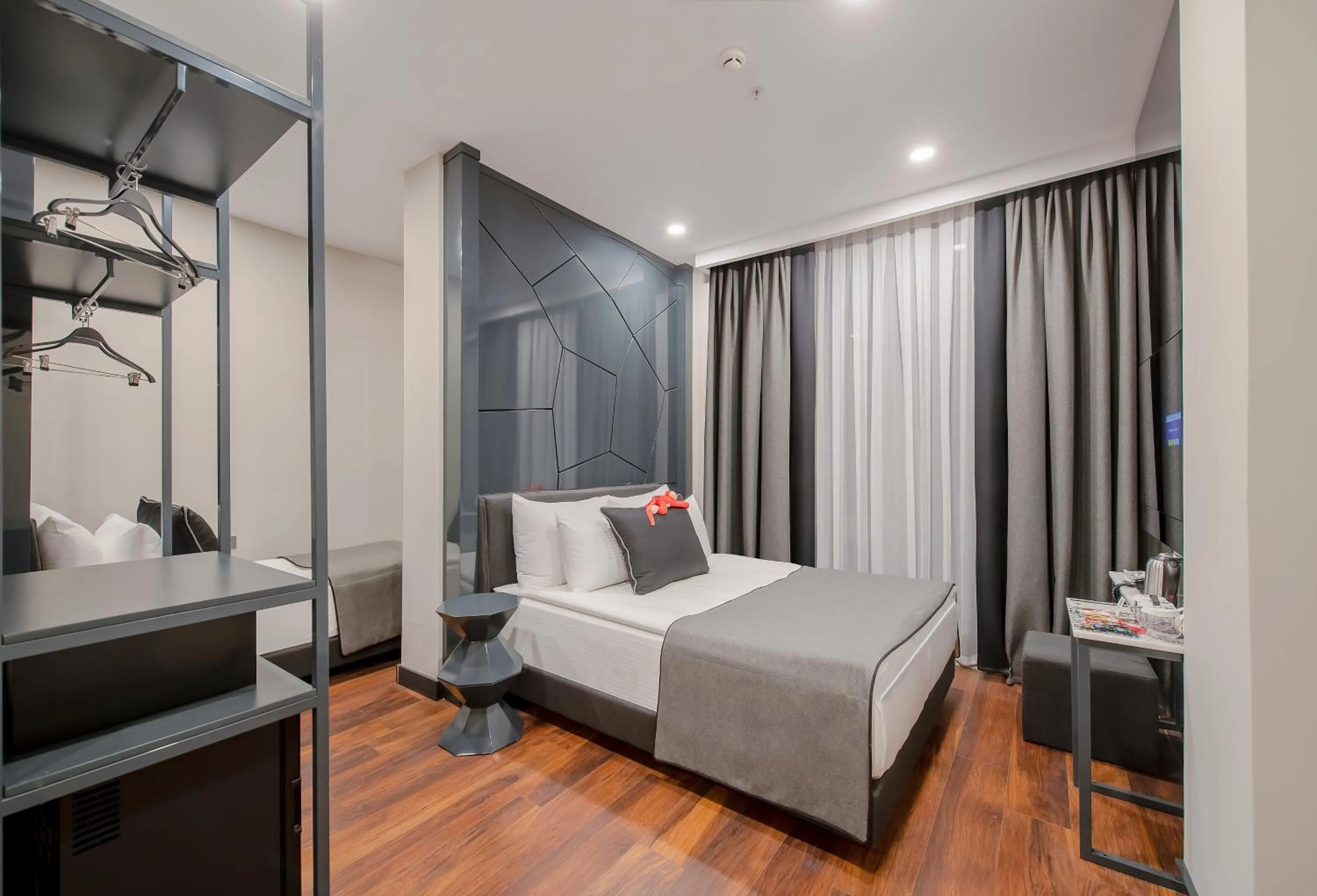 Photo of the whole room, Bed in Lucky Monkey Hotel