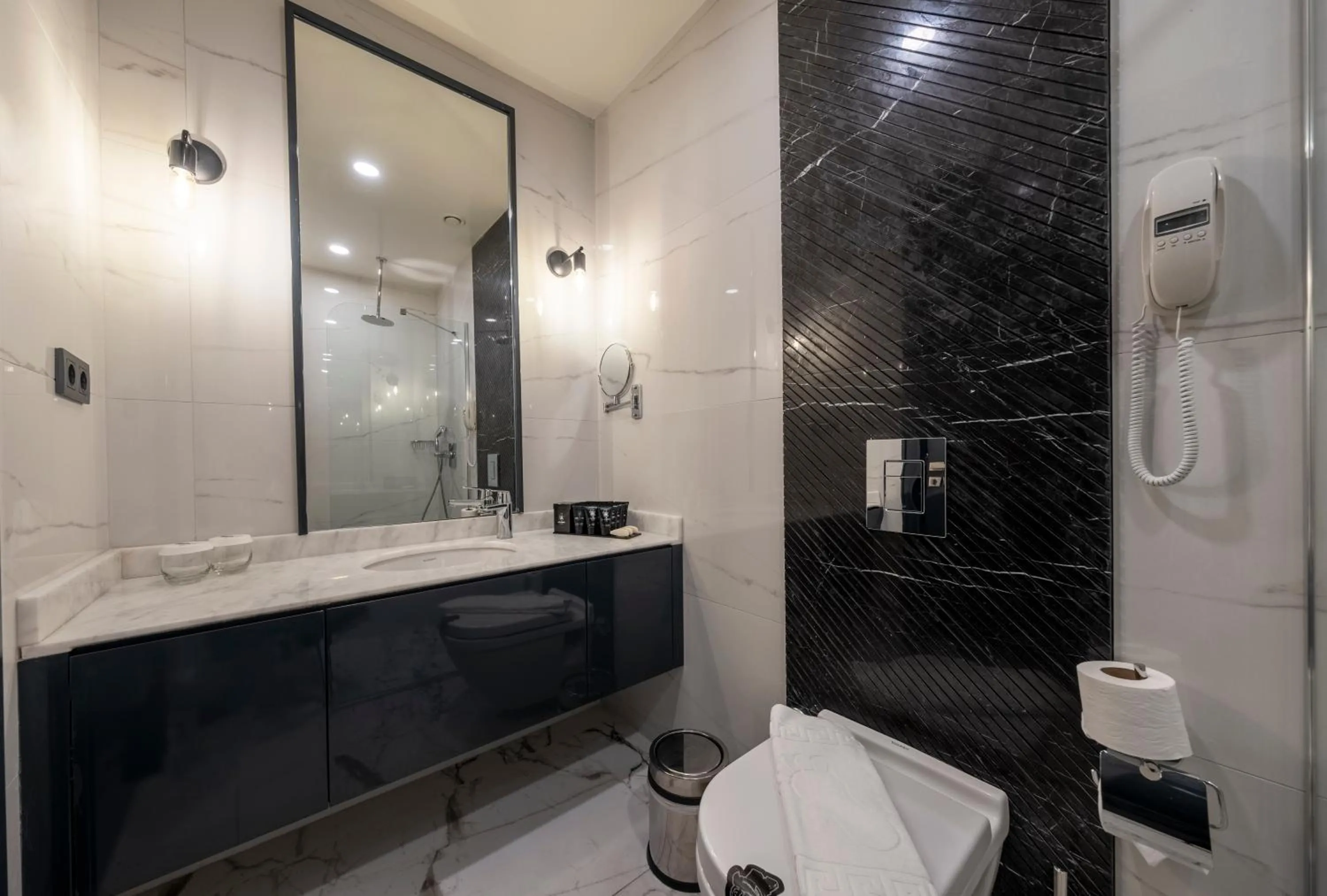 Bathroom in Lucky Monkey Hotel