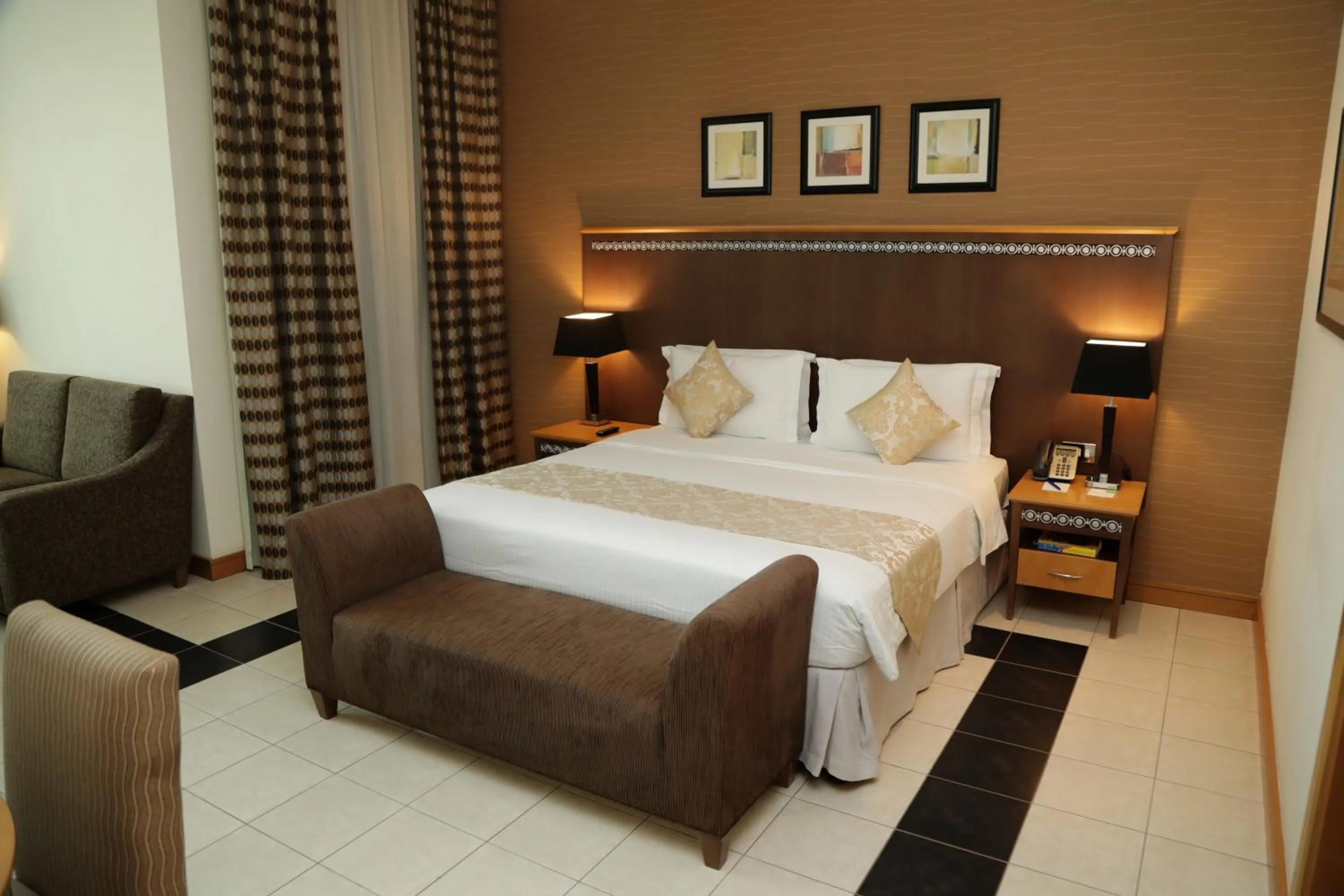 Property building, Bed in Copthorne Al Jahra Hotel & Resort