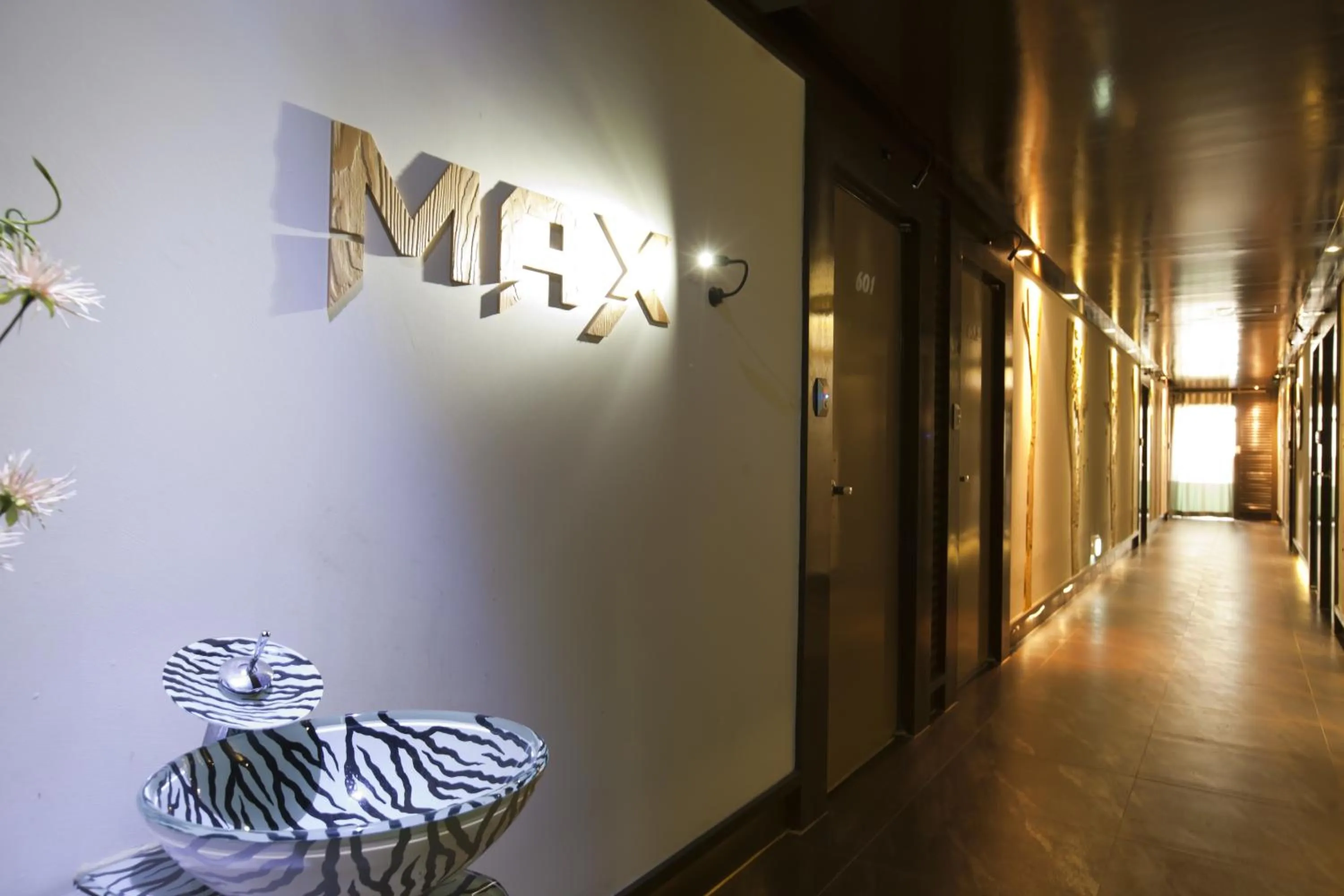 Property logo or sign in Max Motel - Sasang