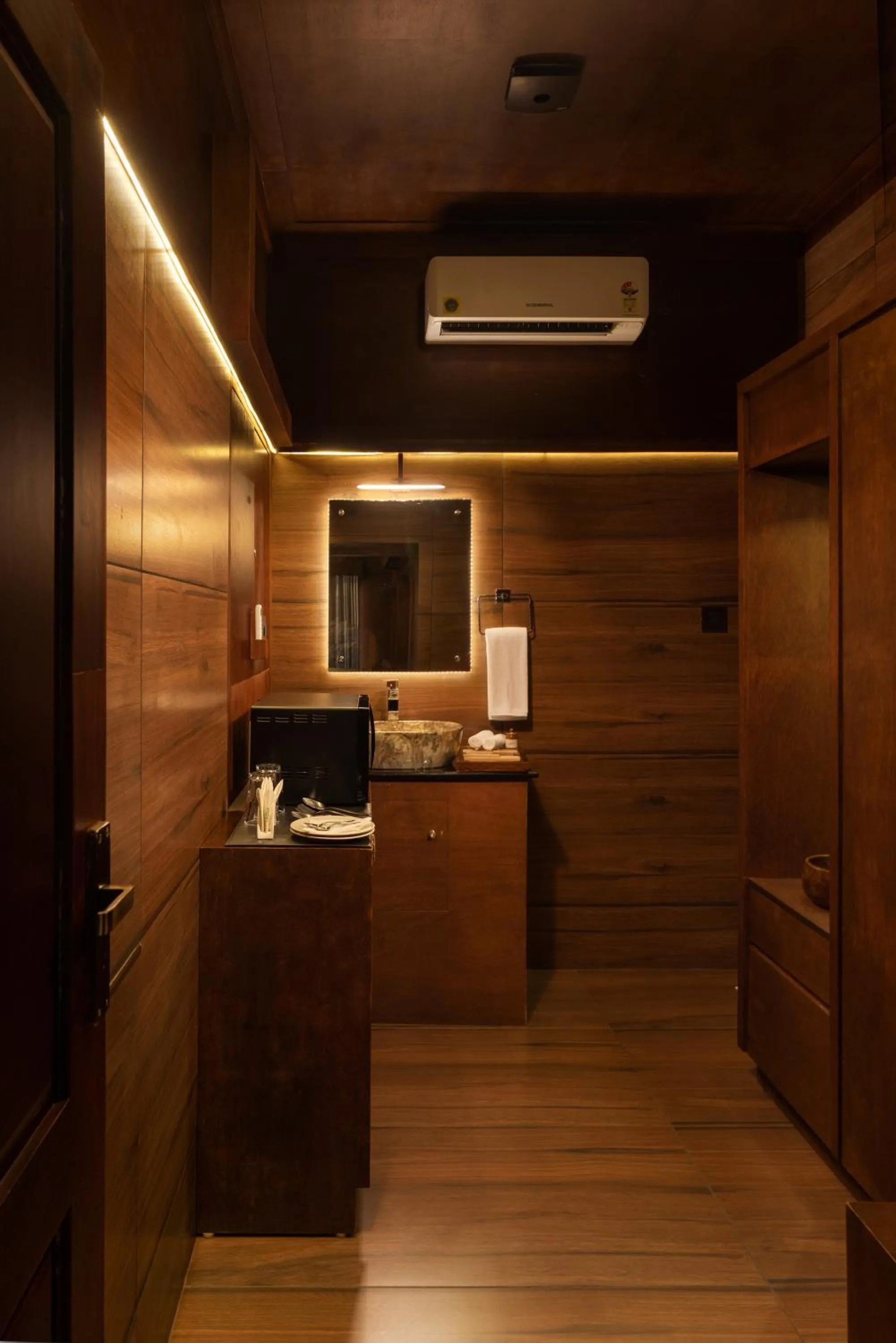 TV and multimedia in Au Revoir Wellness Resort, Malampuzha