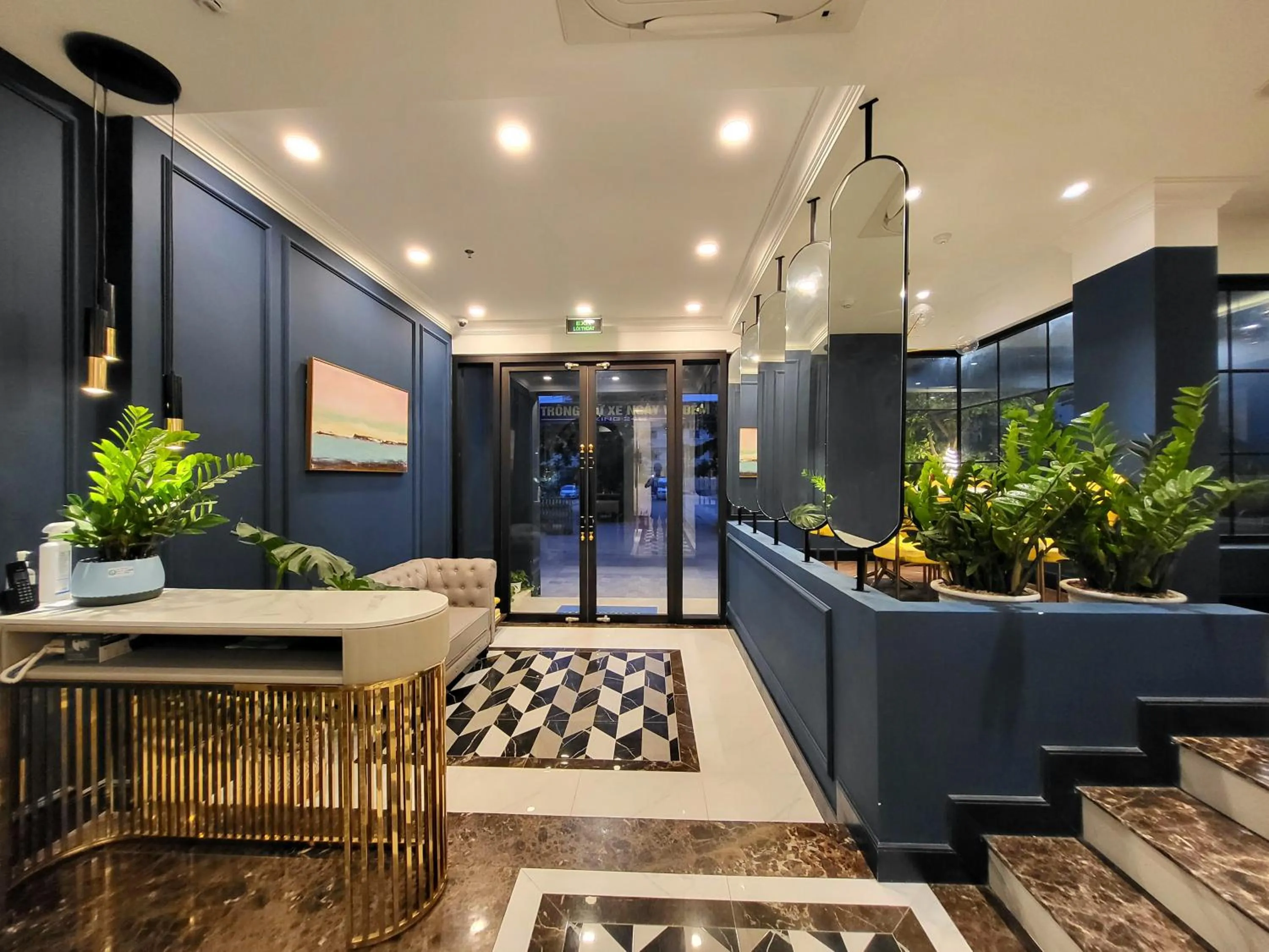 Lobby or reception in Louis Mo Apartment