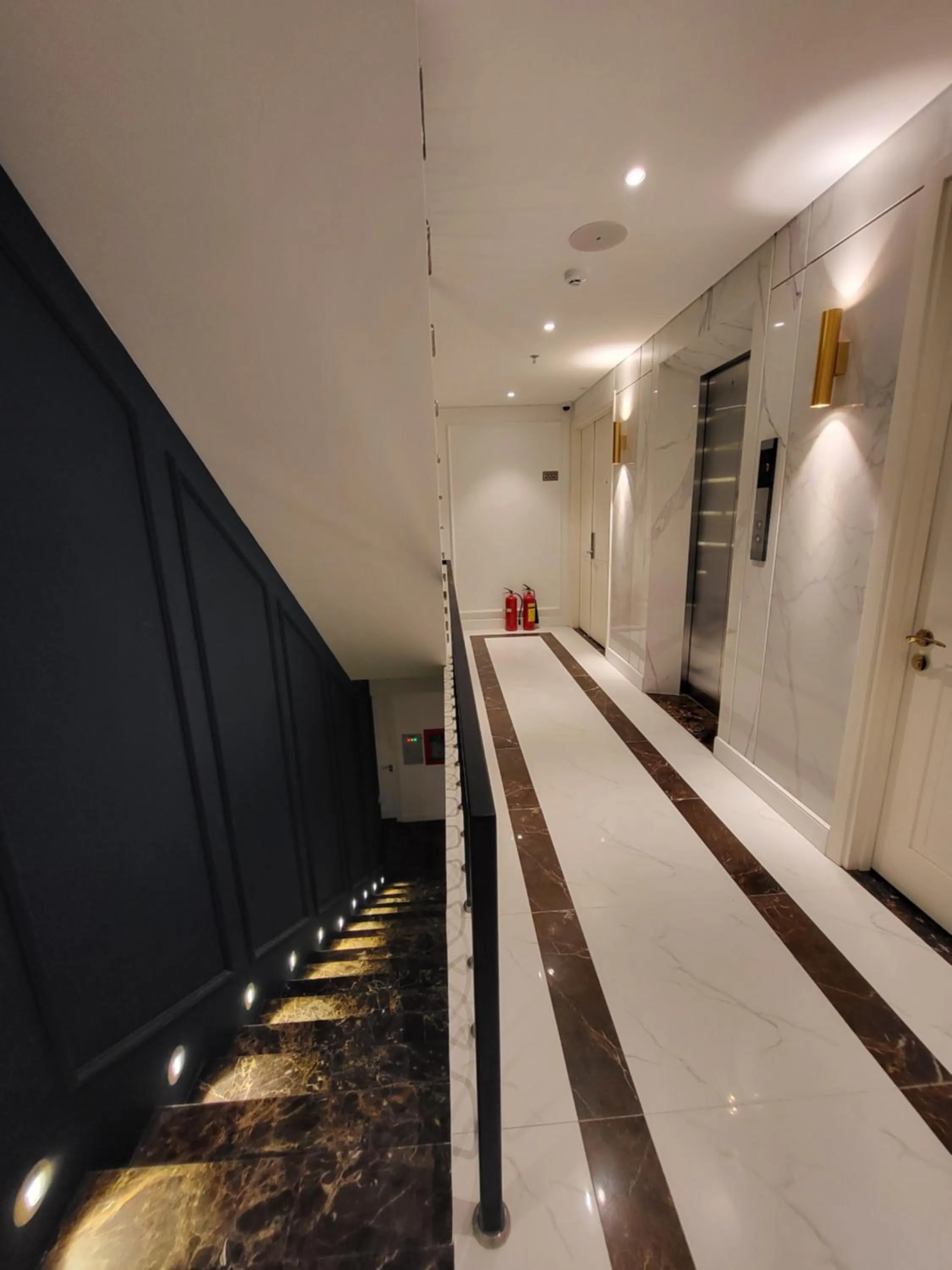 Communal lounge/ TV room in Louis Mo Apartment