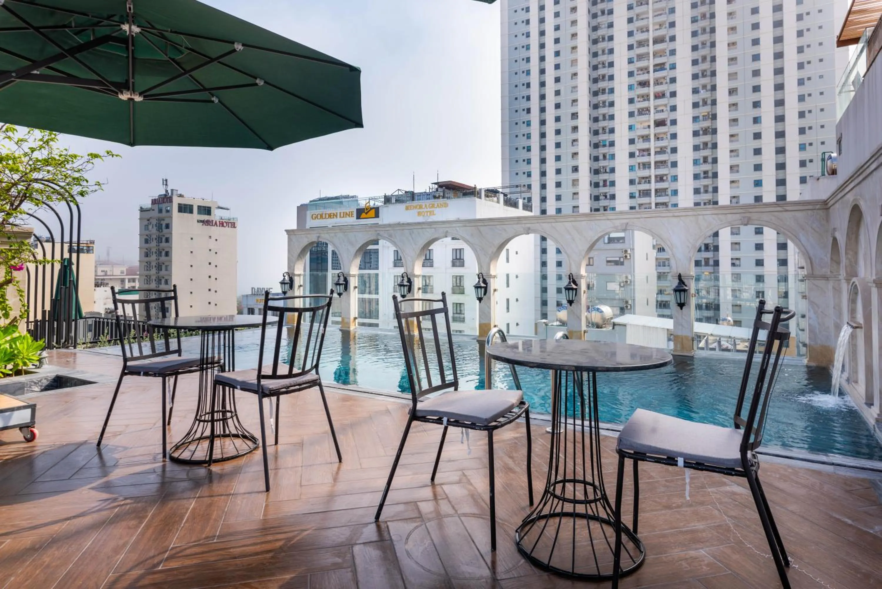 Day in Louis Mo Apartment