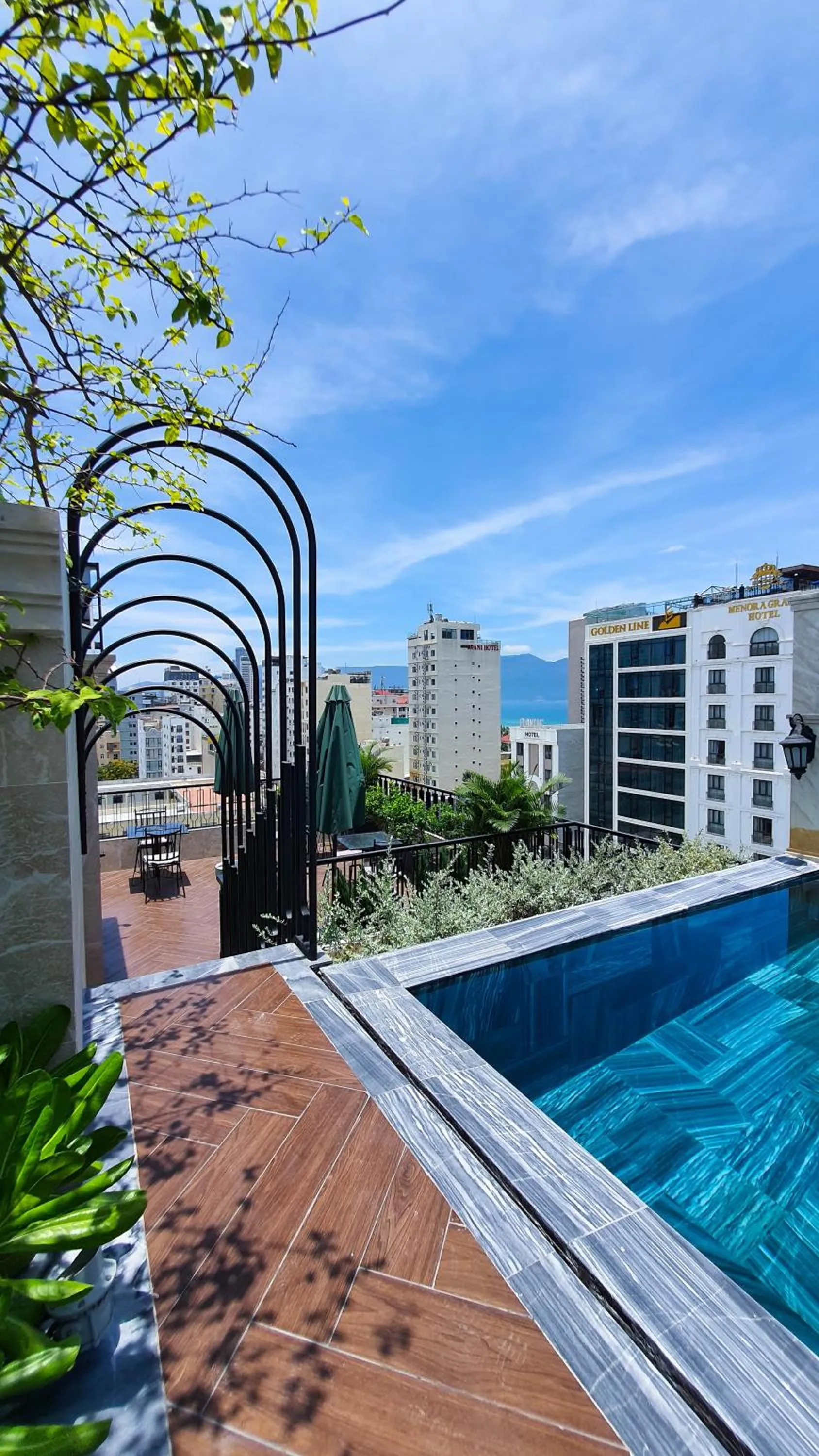 Balcony/Terrace in Louis Mo Apartment