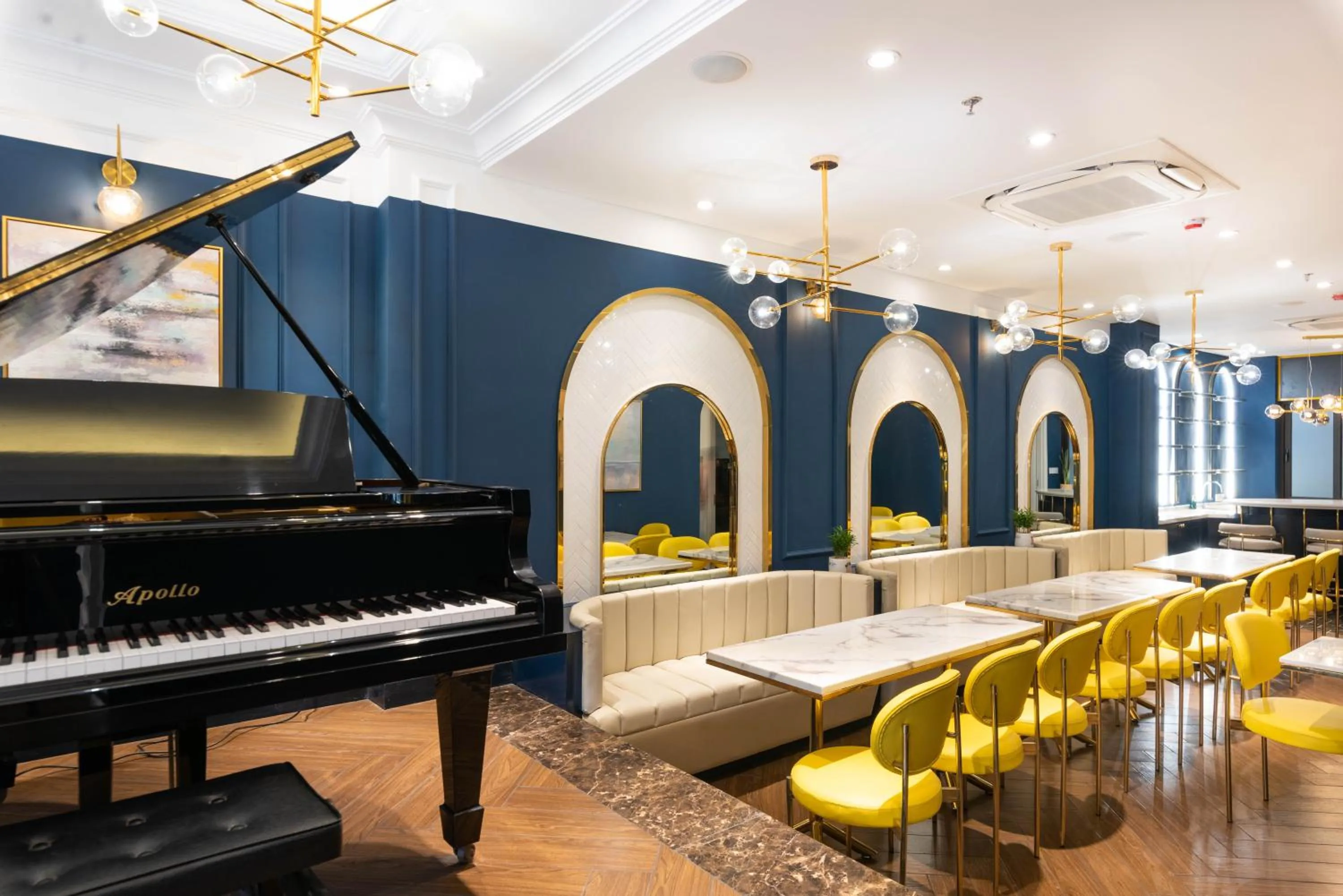 Restaurant/places to eat in Louis Mo Apartment