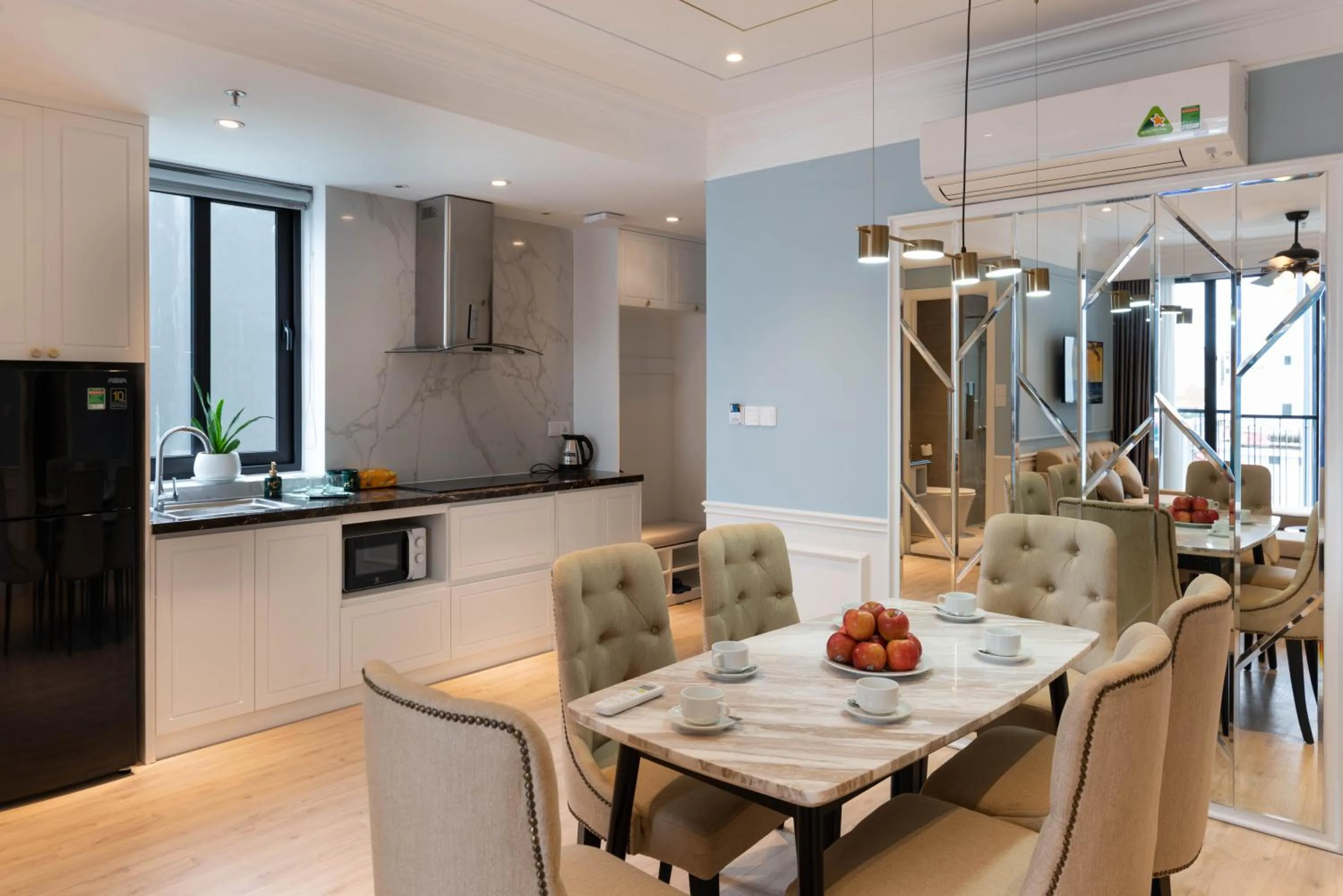 Kitchen or kitchenette in Louis Mo Apartment