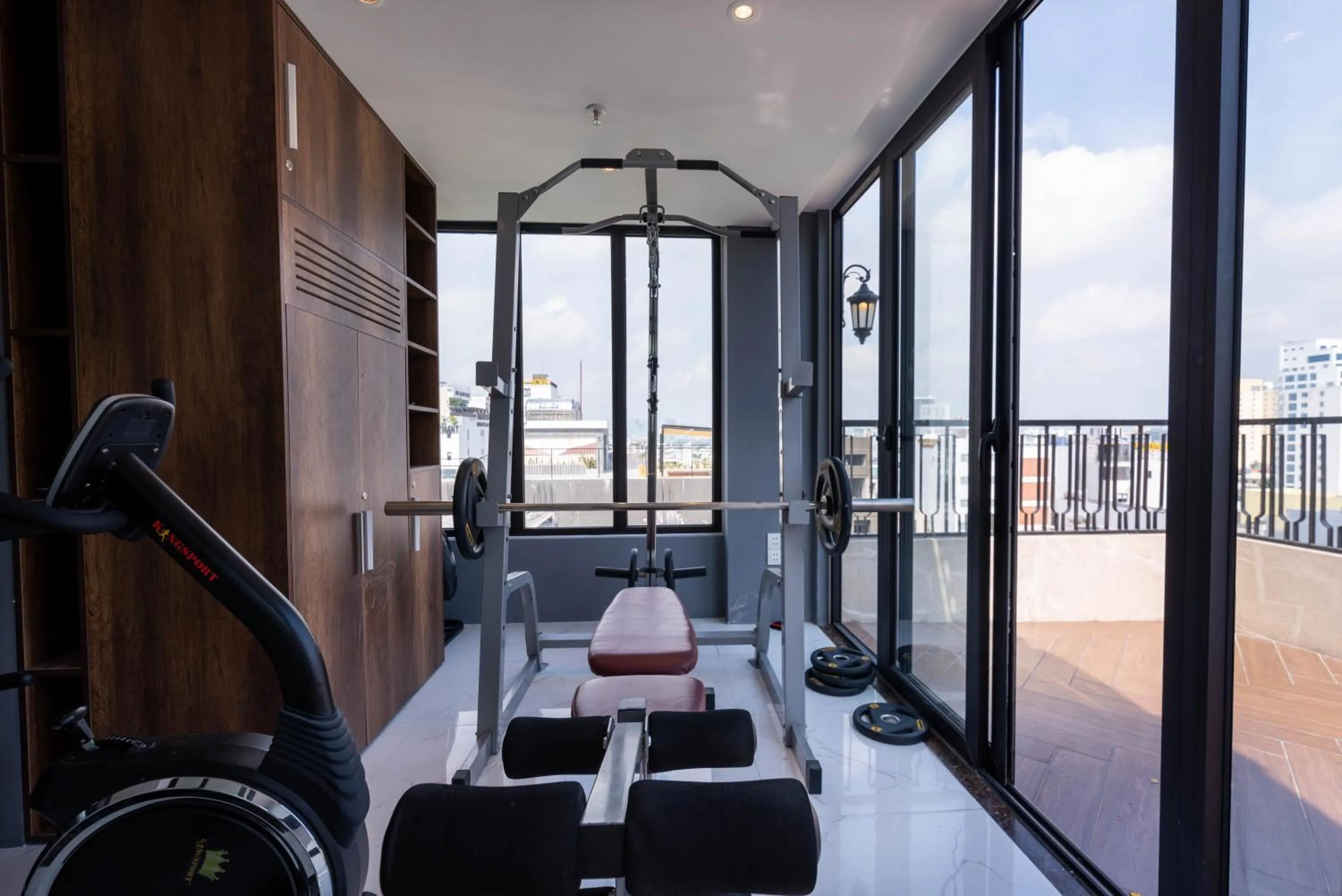 Fitness centre/facilities in Louis Mo Apartment