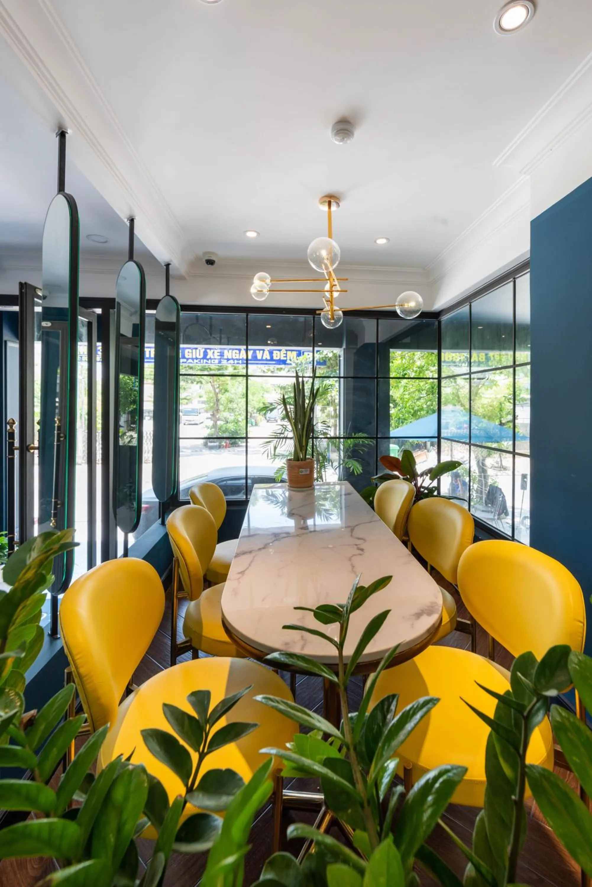 Lobby or reception in Louis Mo Apartment