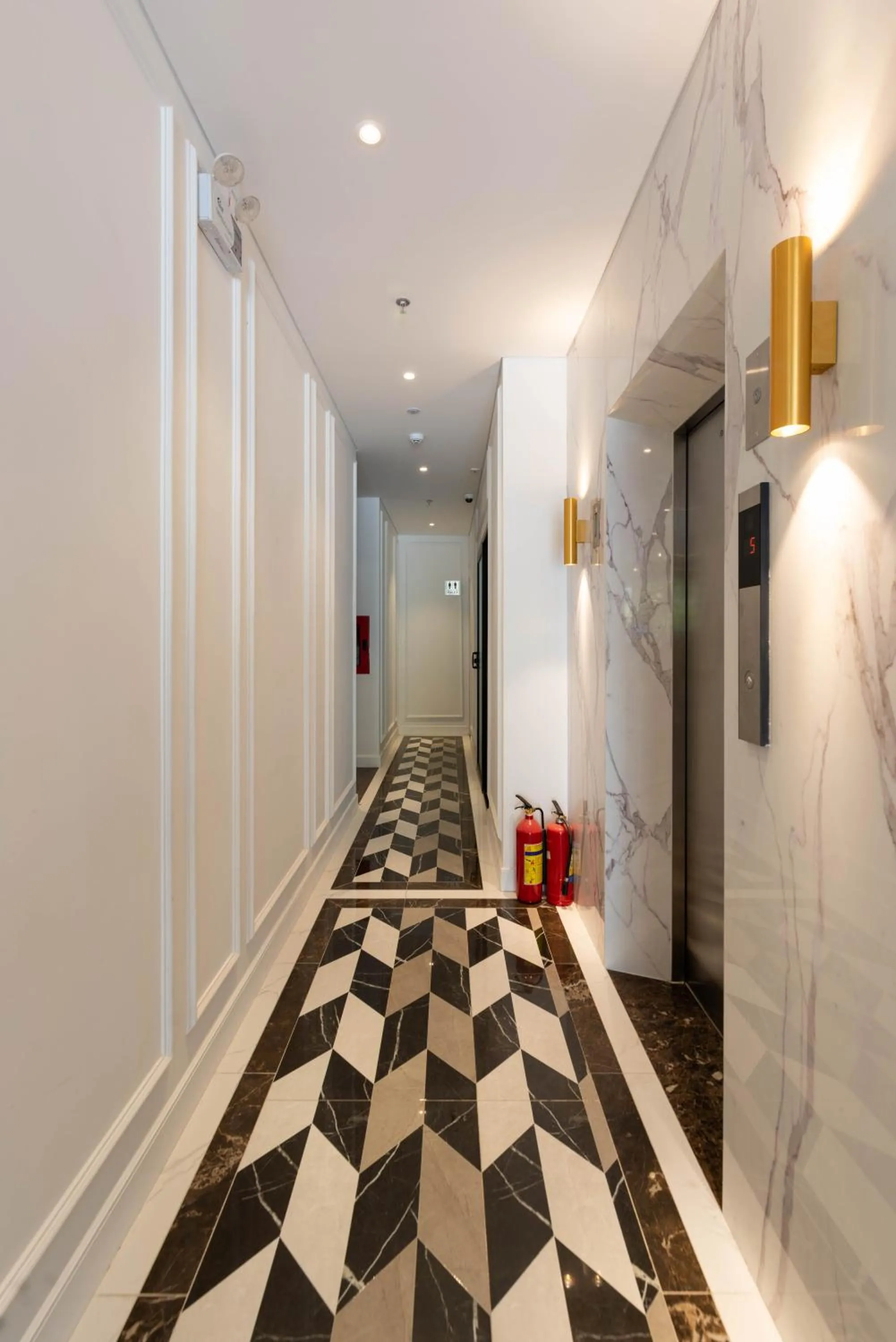 Communal lounge/ TV room in Louis Mo Apartment