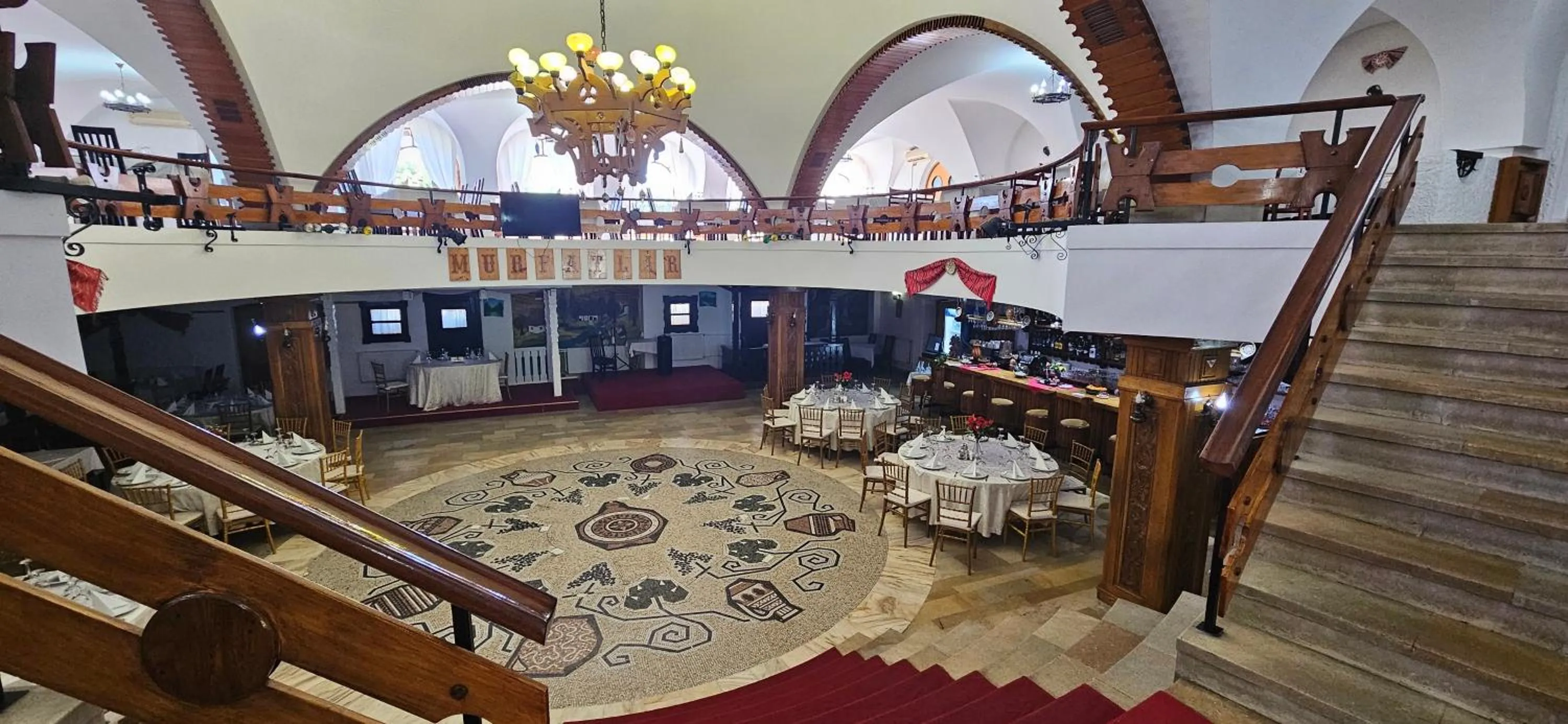 Restaurant/places to eat in Ilinca