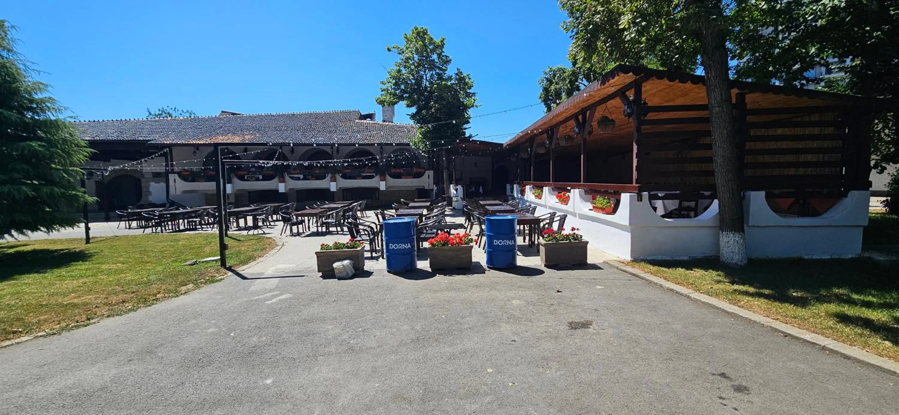 Restaurant/places to eat in Ilinca