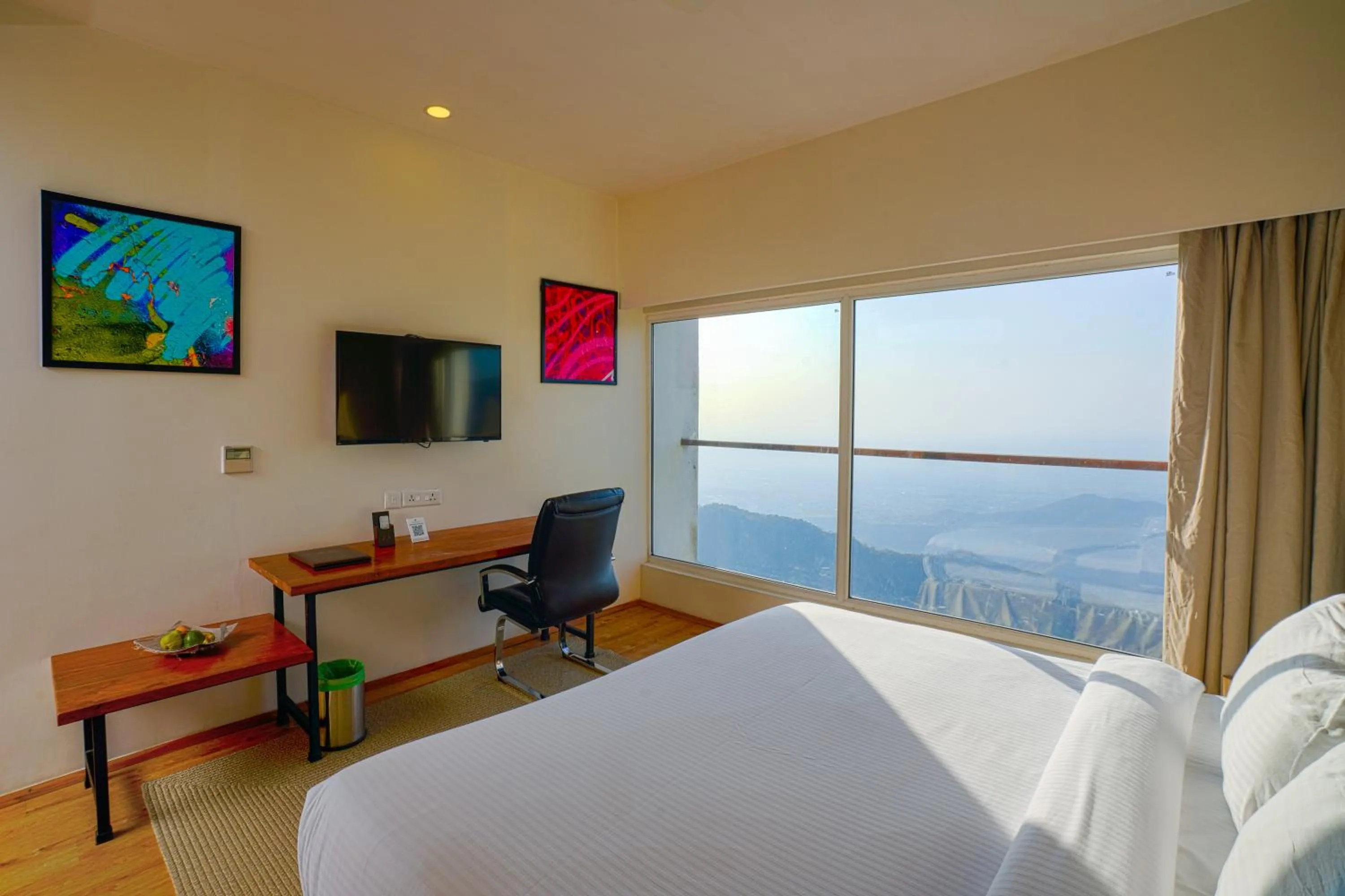 Bedroom, Bed in Timber Trail Heights & Terraces-Cable Car Escape