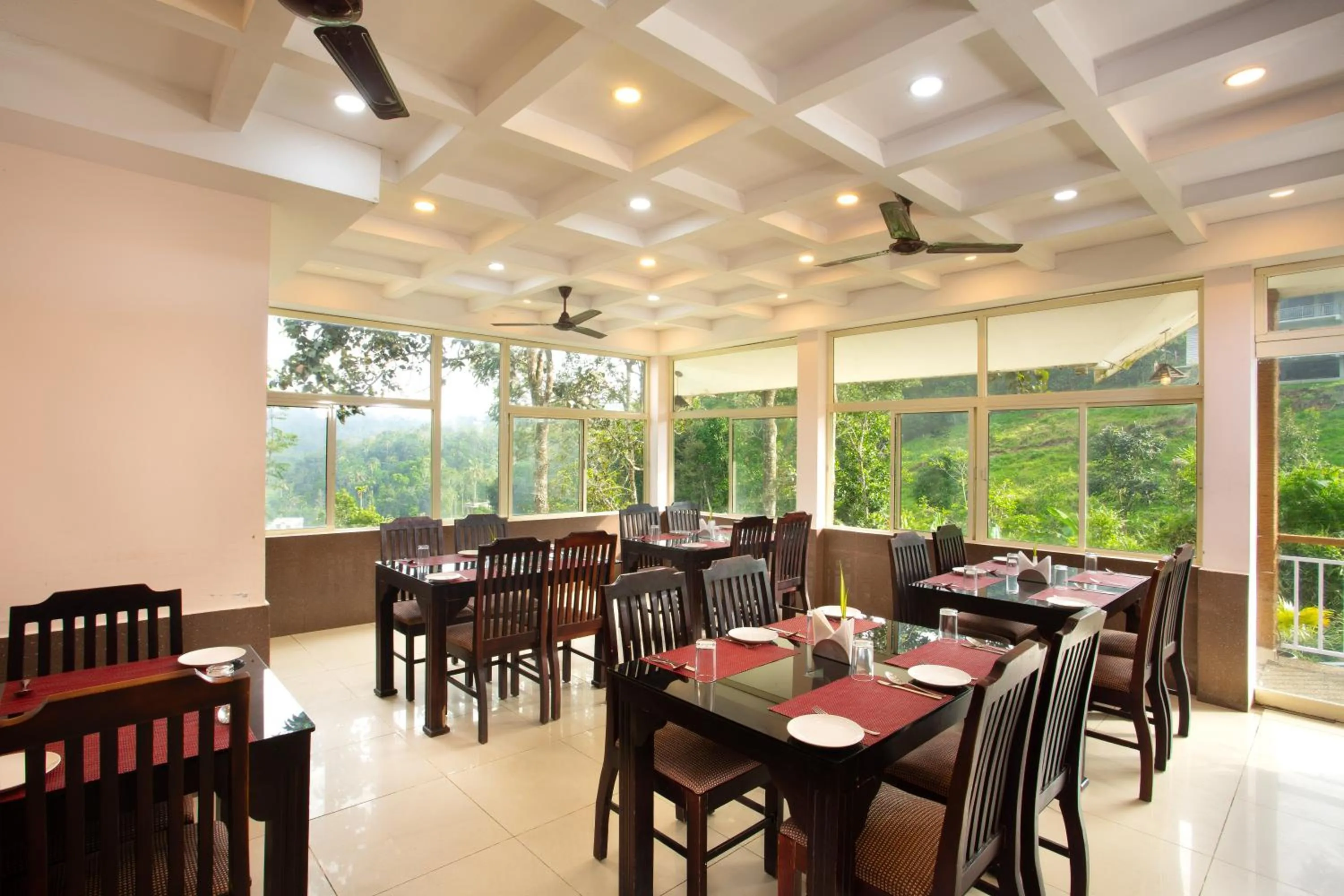 Restaurant/places to eat in The Arbour Resort Munnar