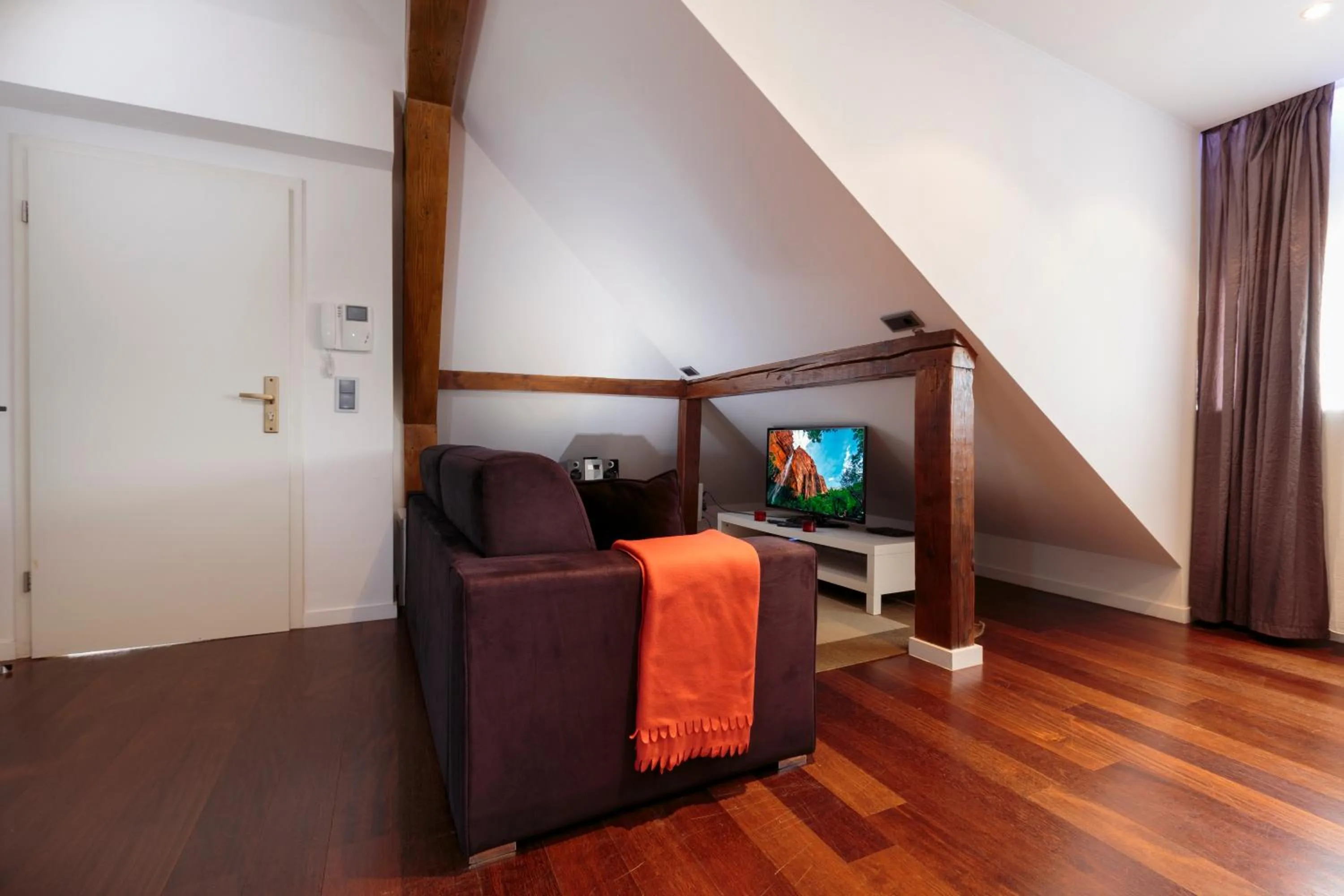 TV and multimedia, Bed in The Queen Luxury Apartments - Villa Giada
