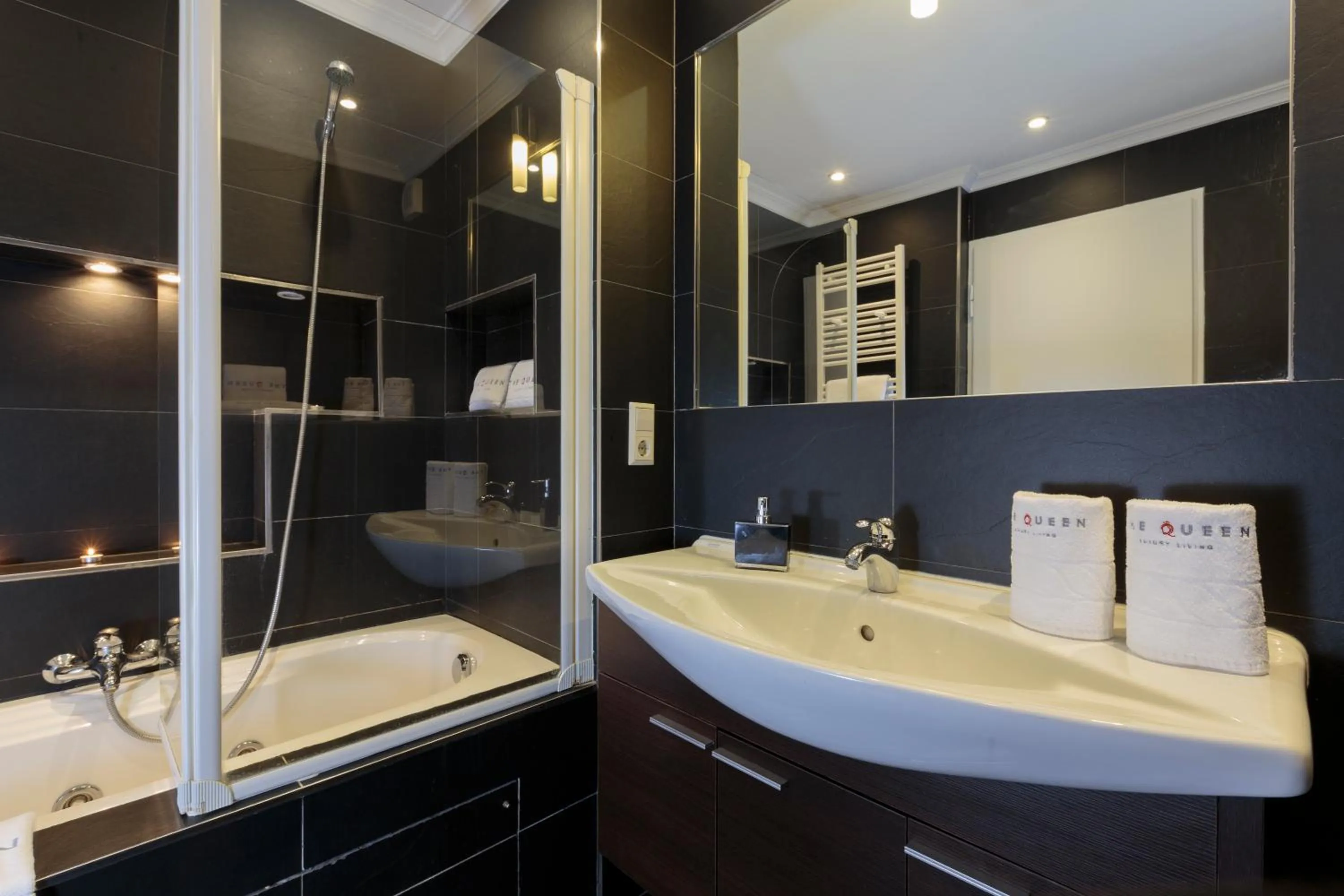 Hot Tub in The Queen Luxury Apartments - Villa Giada