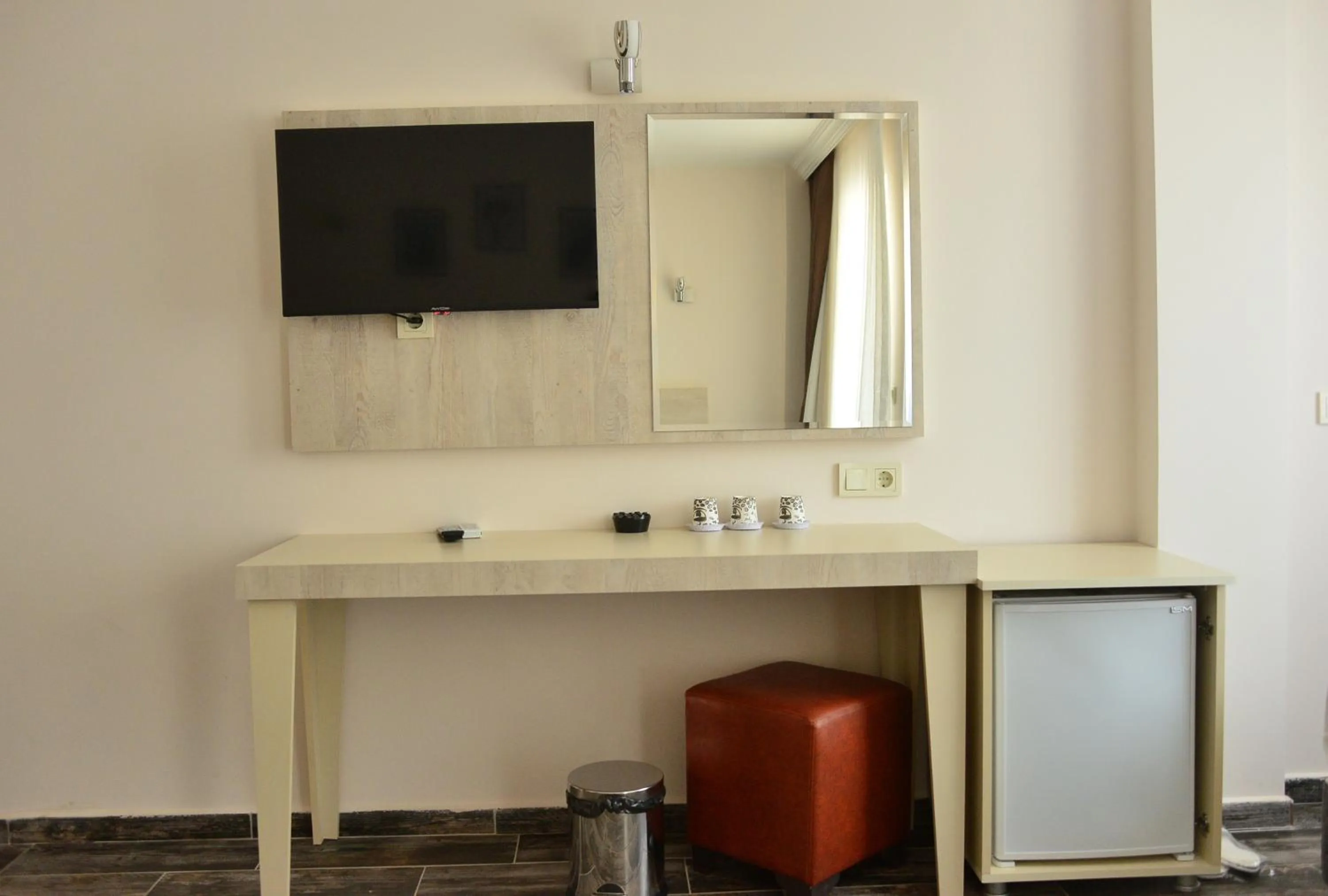 TV and multimedia in Dream Town Hotel&Restaurant