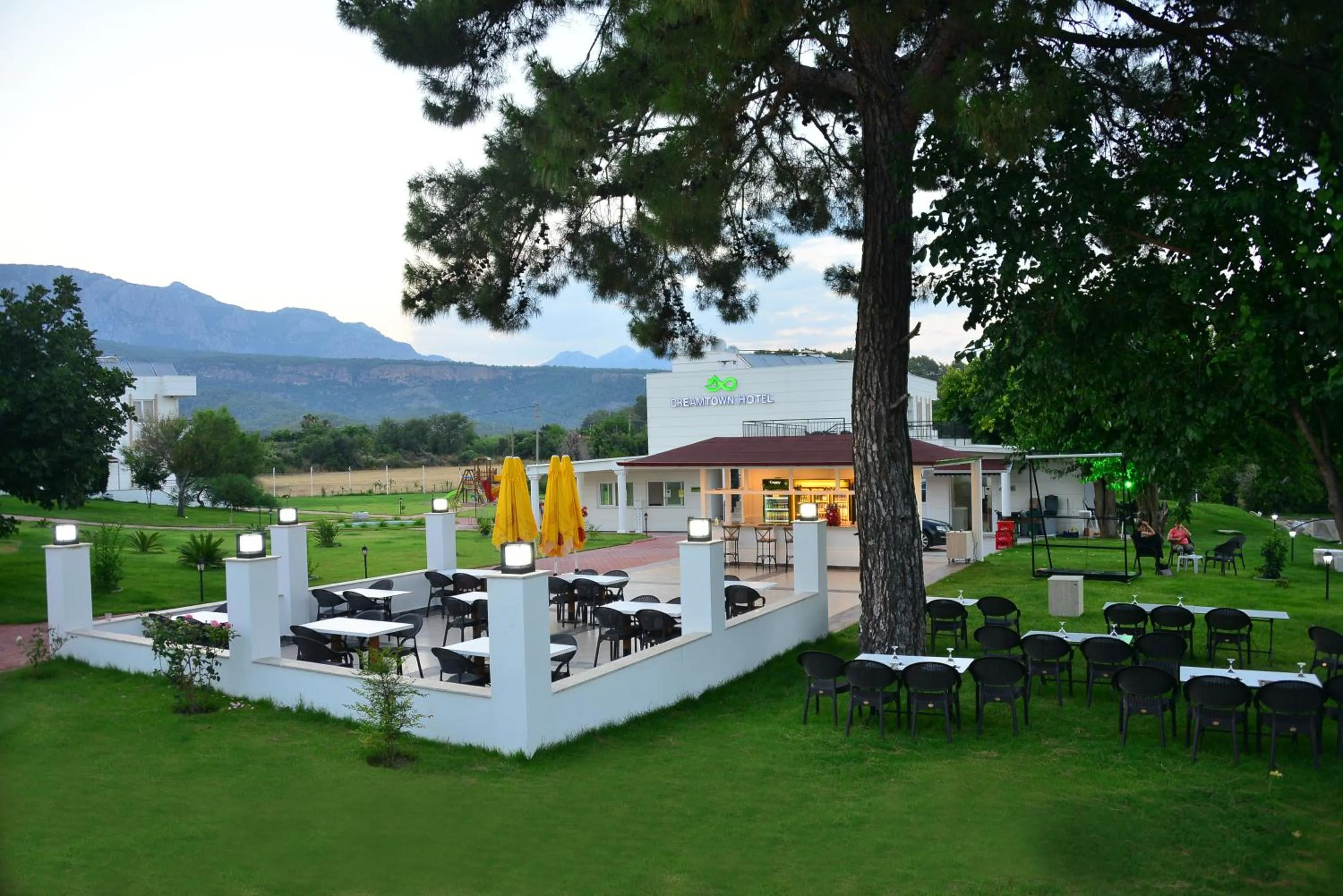 Garden in Dream Town Hotel&Restaurant