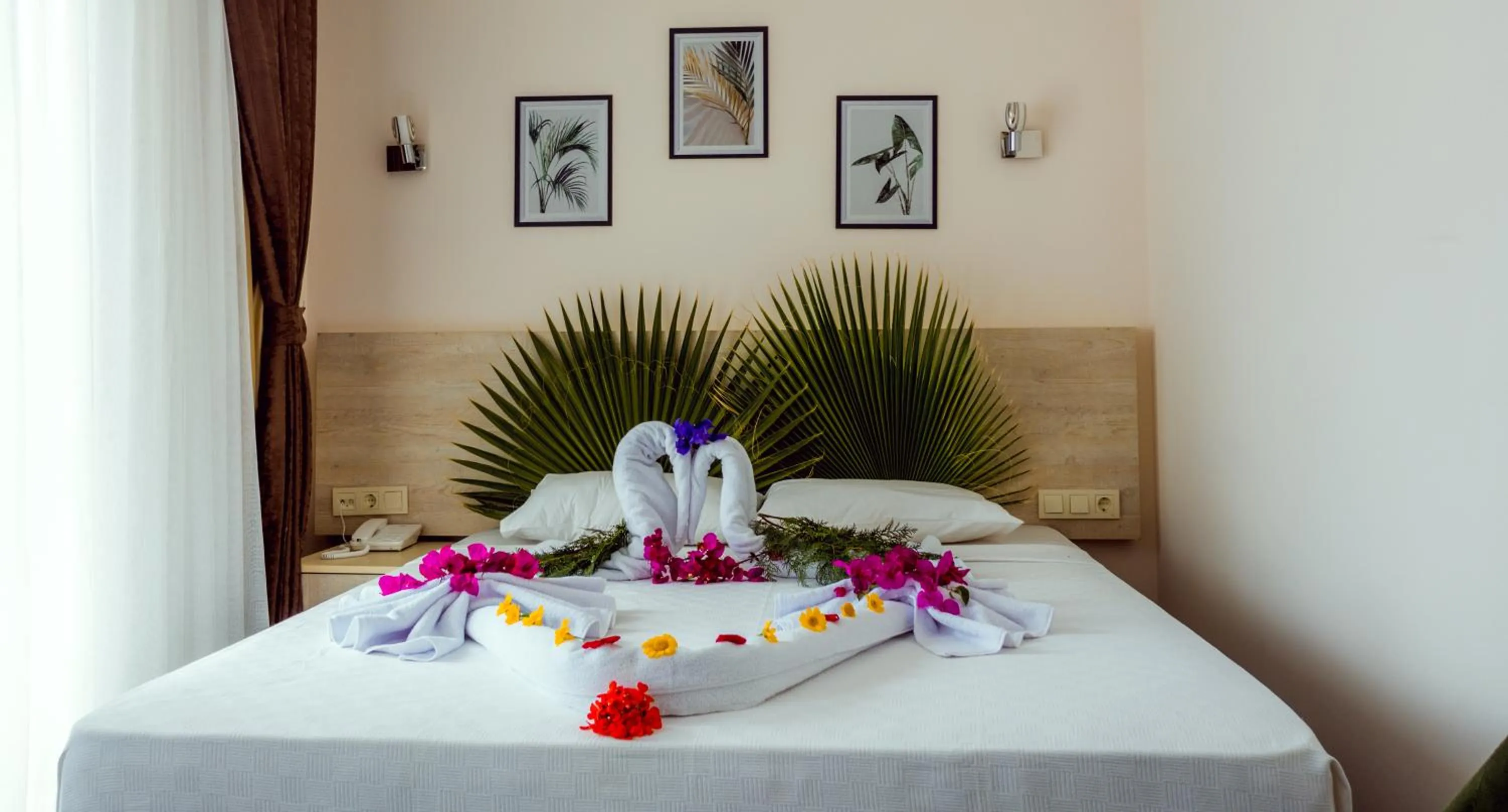 Bed in Dream Town Hotel&Restaurant