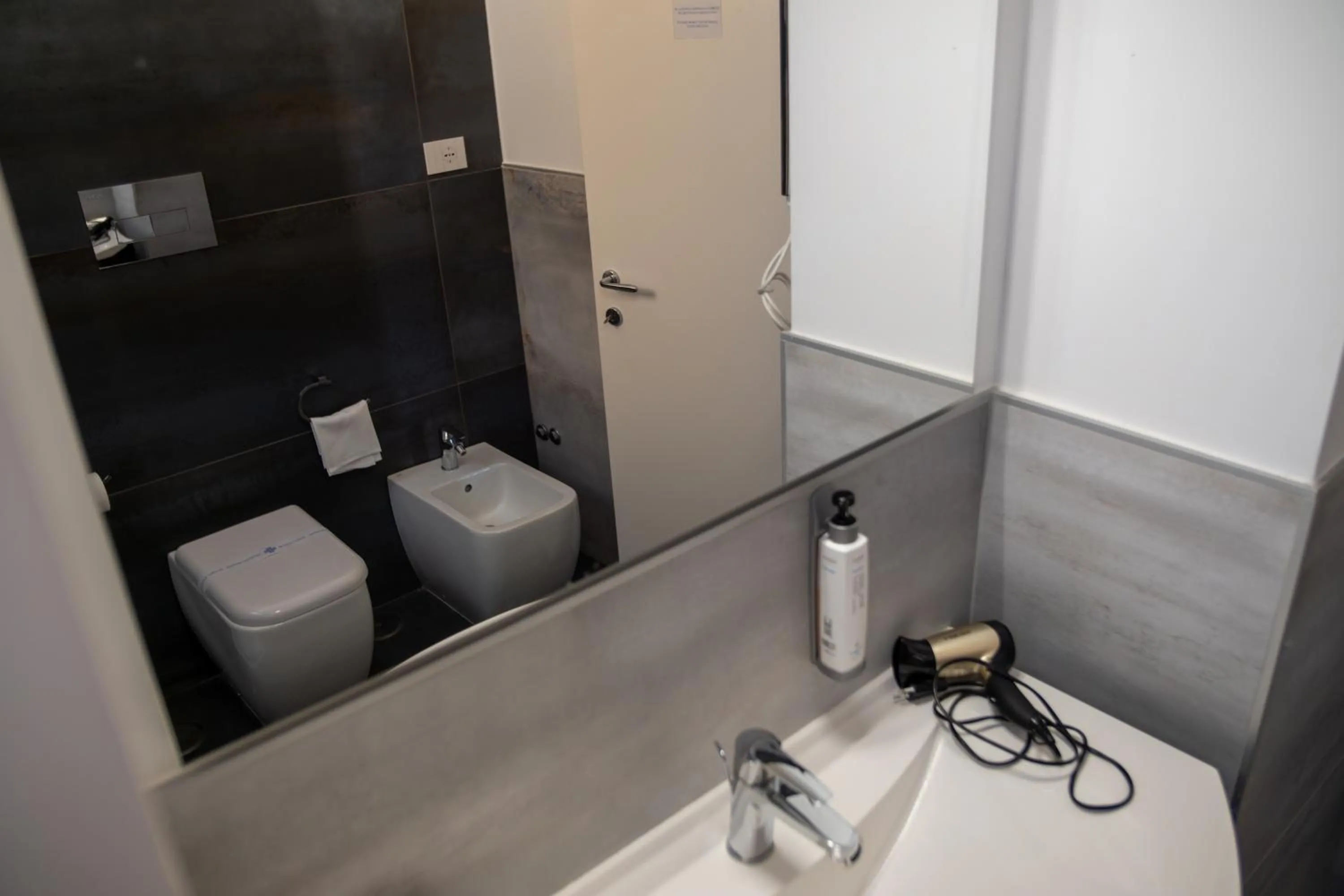 Shower in Palazzo Cappuccini Art Relais