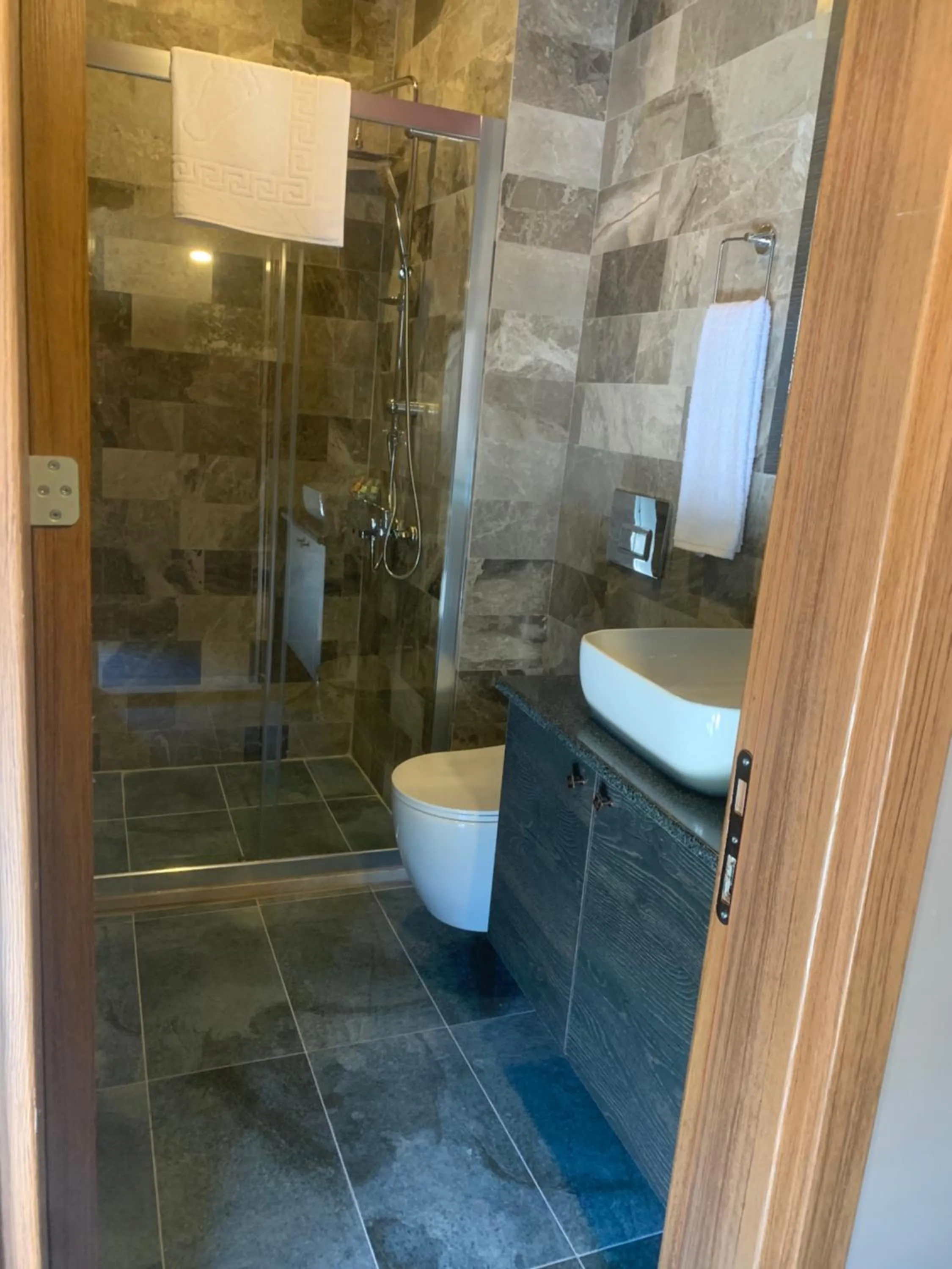 Shower in Dolphin Park Hotel