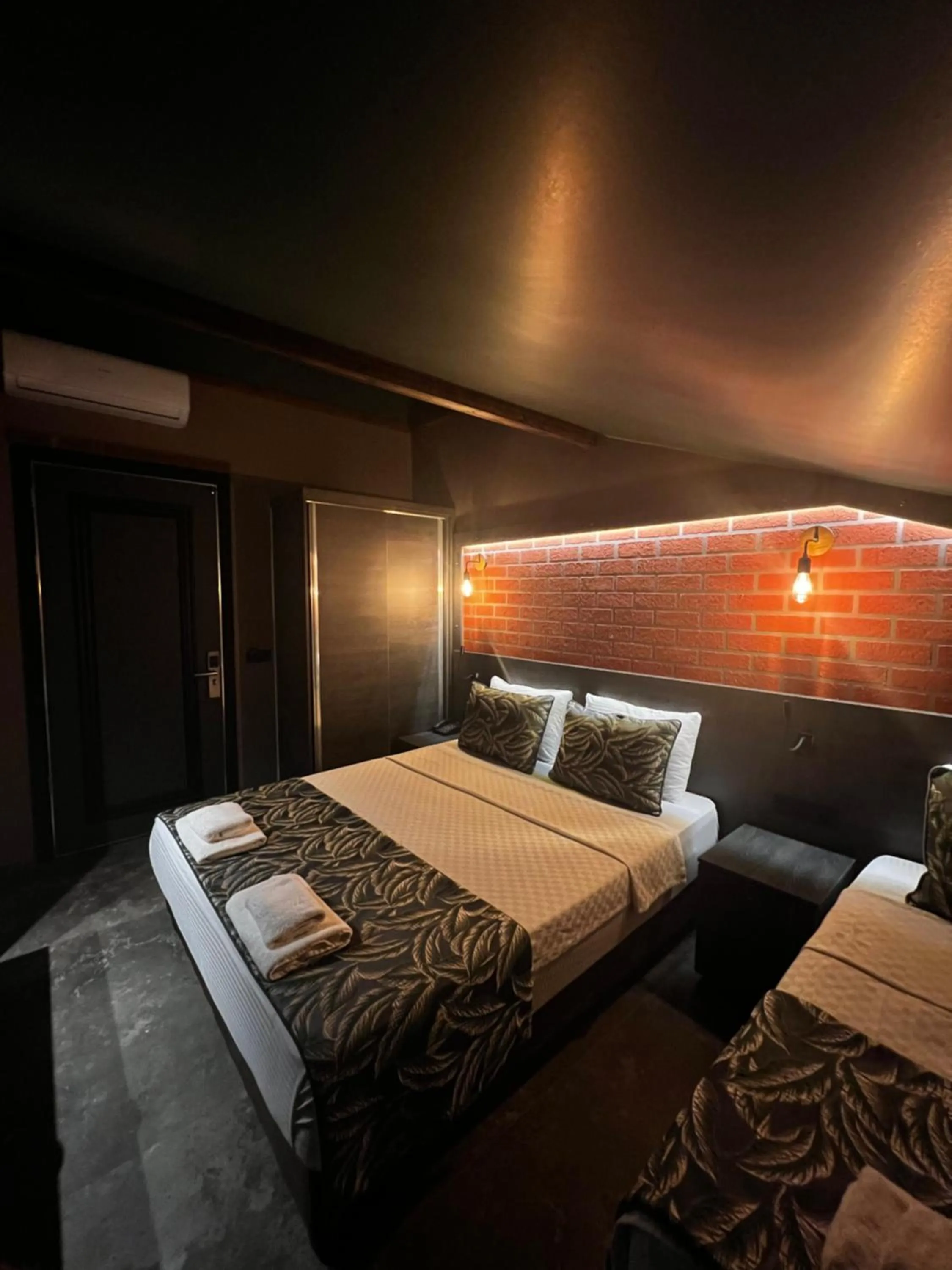 Massage in Dolphin Park Hotel