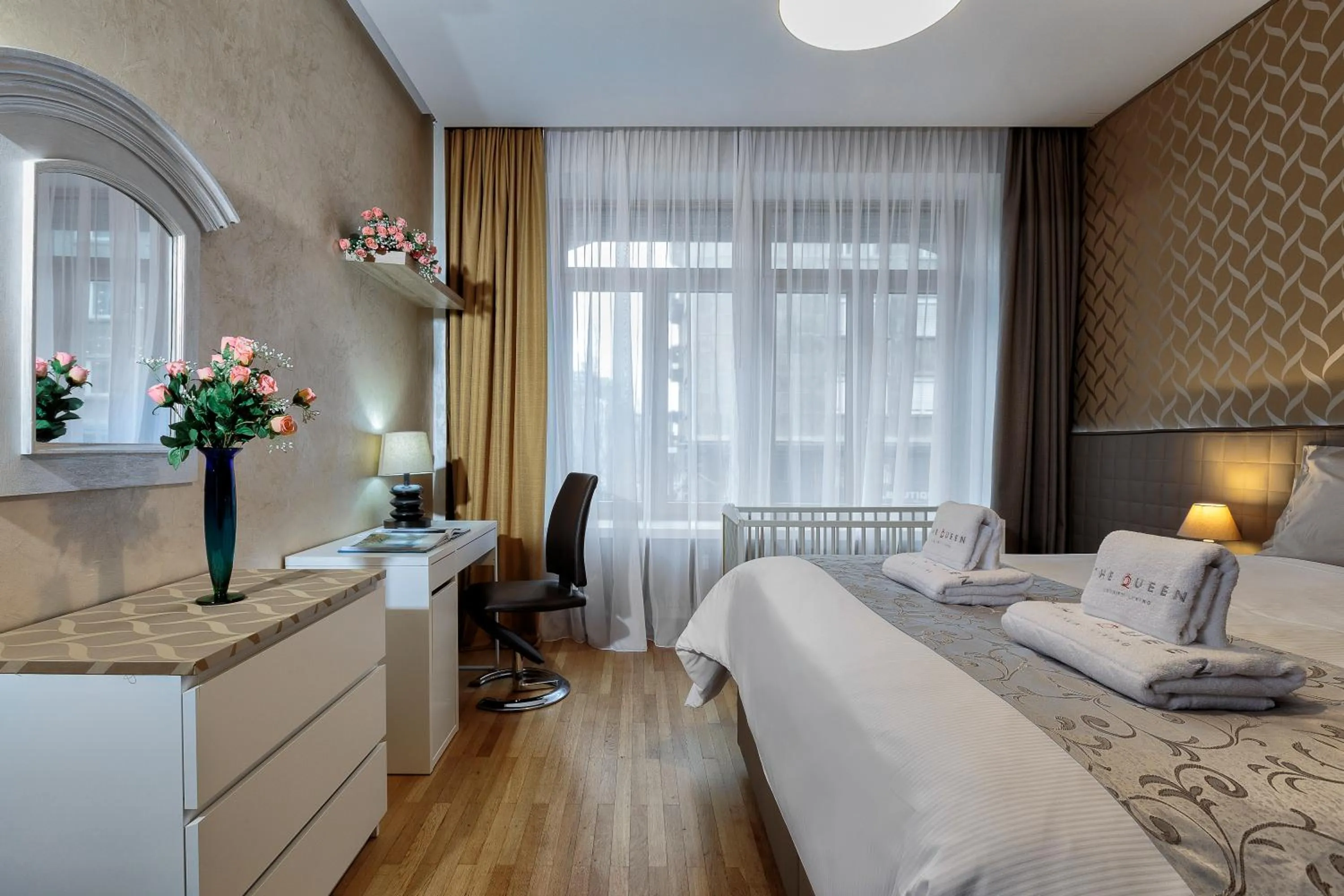 Bedroom, Bed in The Queen Luxury Apartments - Villa Liberty